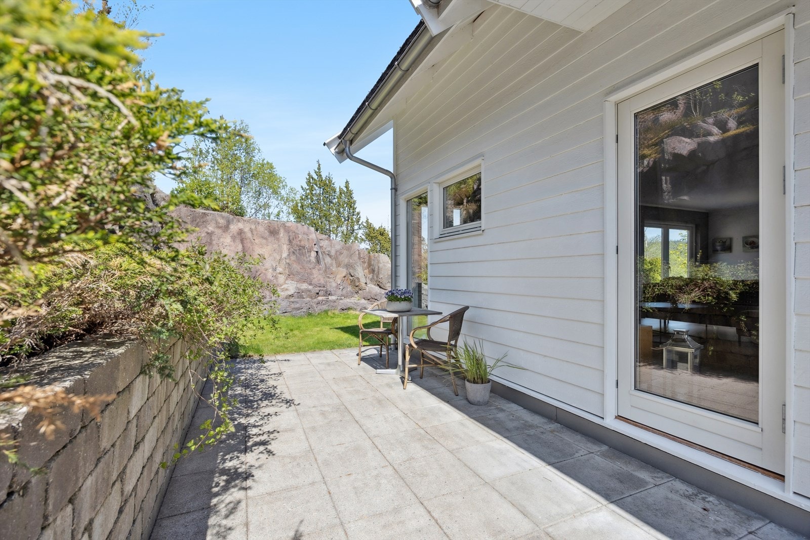 Koselig usjenert krok hvor sola kan nytes. Galleribilde