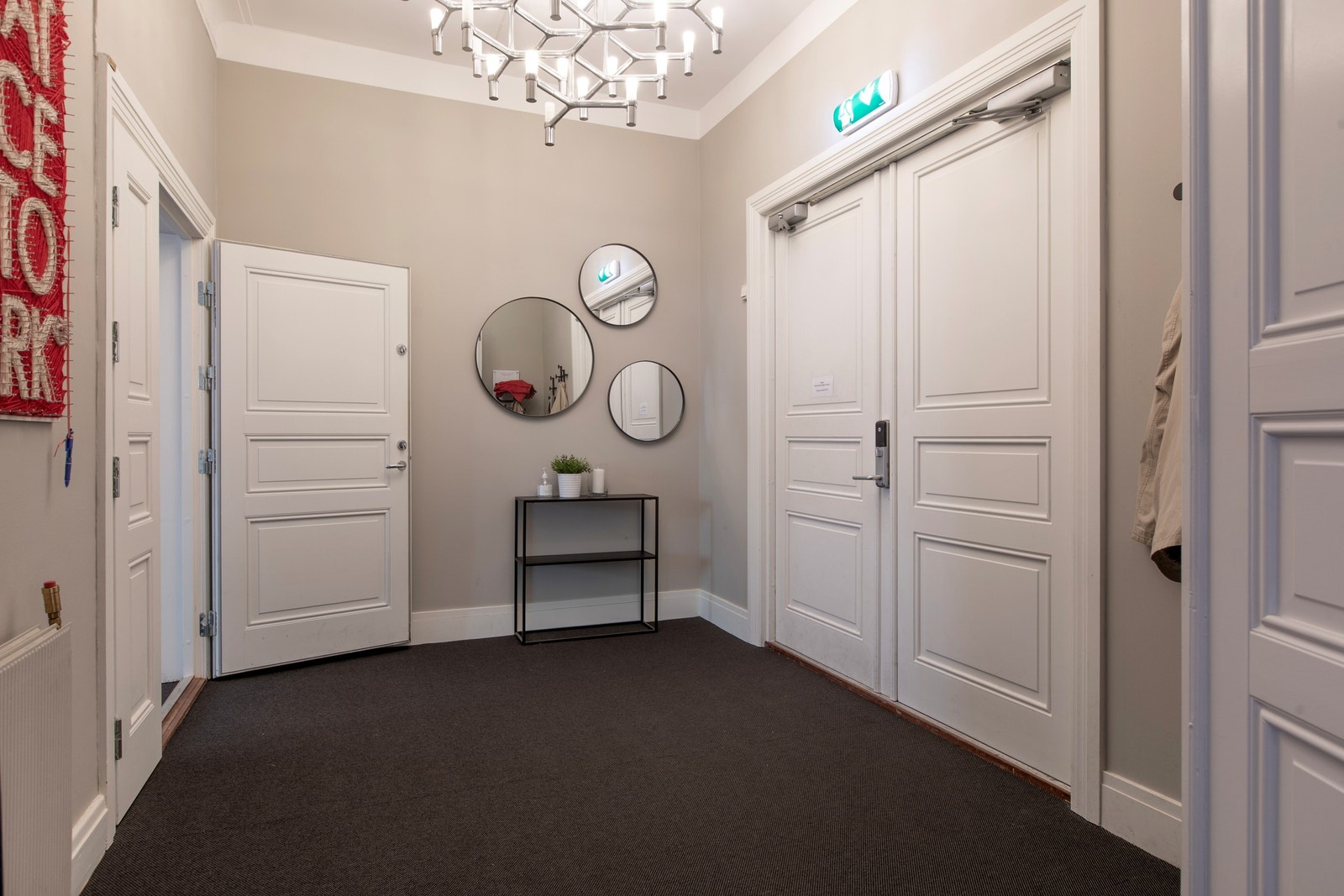 Inngang/ankomst til disse kontorene Galleribilde