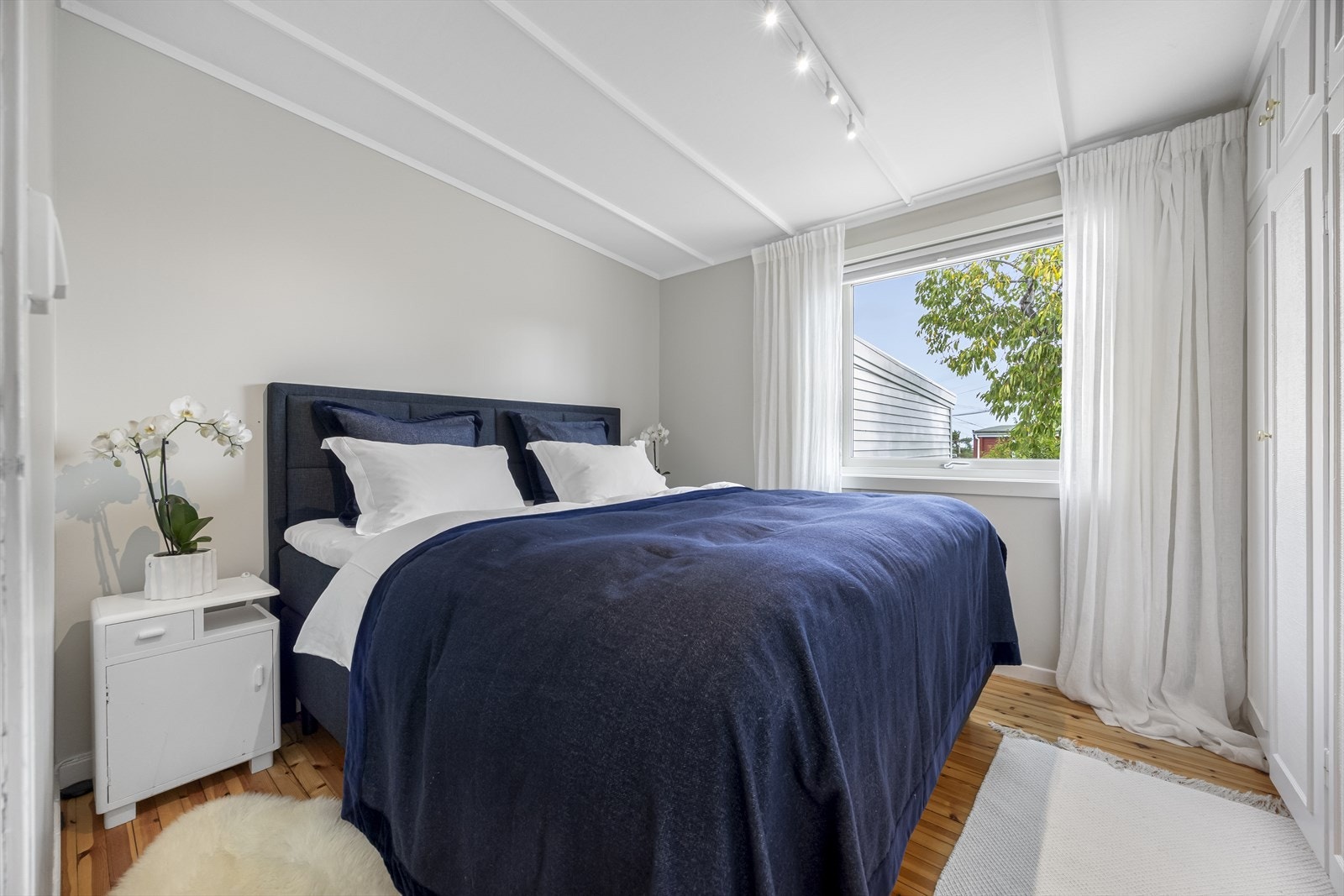 Romslig hovedsoverom. Galleribilde