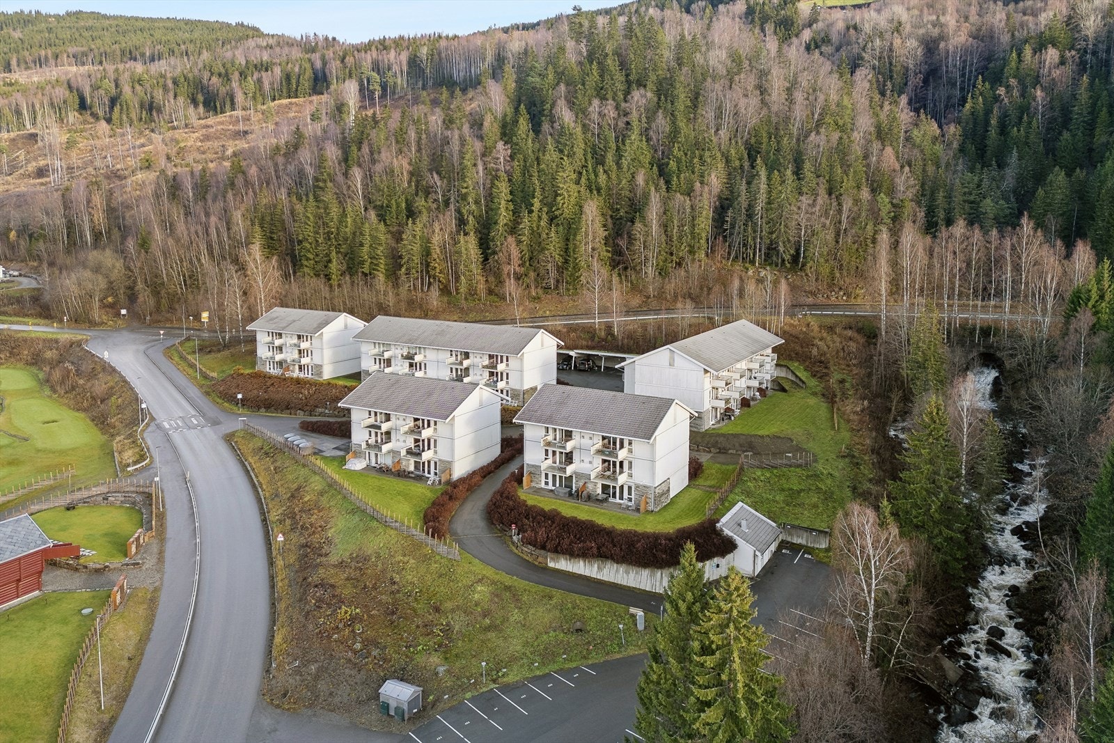 Sameiet Nermotunet består av 43 enheter | Det er veldrevet, og en stor del av vedlikeholdet er inkludert i felleskostnadene. Galleribilde