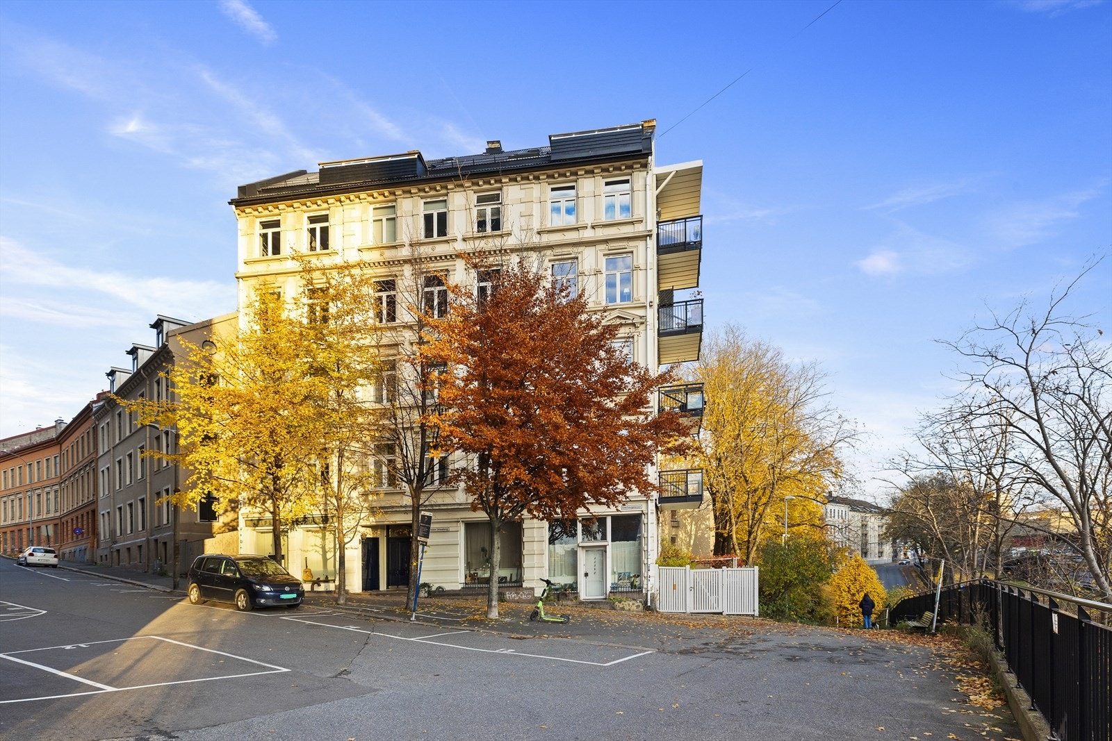 Fasade fra inngangsparti Galleribilde