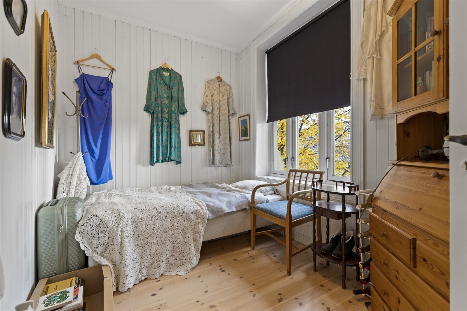 Soverom 2, Dette rommet vil fungere ypperlig som både barnerom og gjesterom. Selger bruker dette som gjesterom i dag. Galleribilde