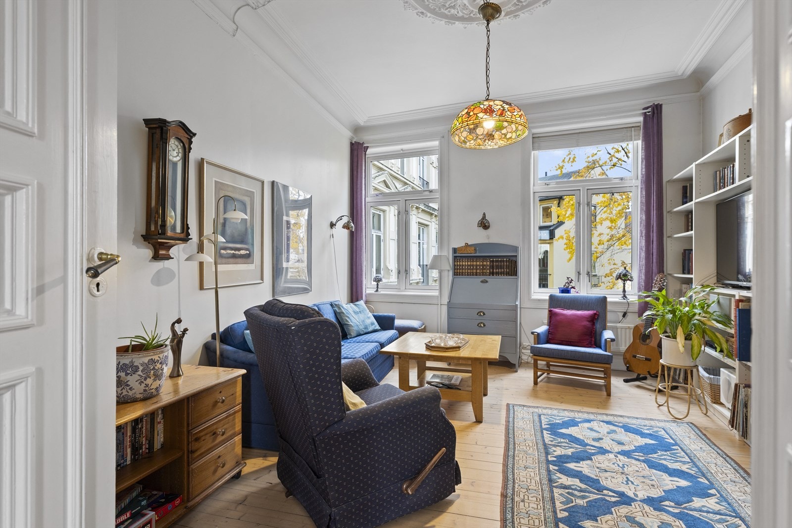 Dette rommet ligger også i tilknytting til stuen. Soverom, ekstra stue, kontor? Galleribilde