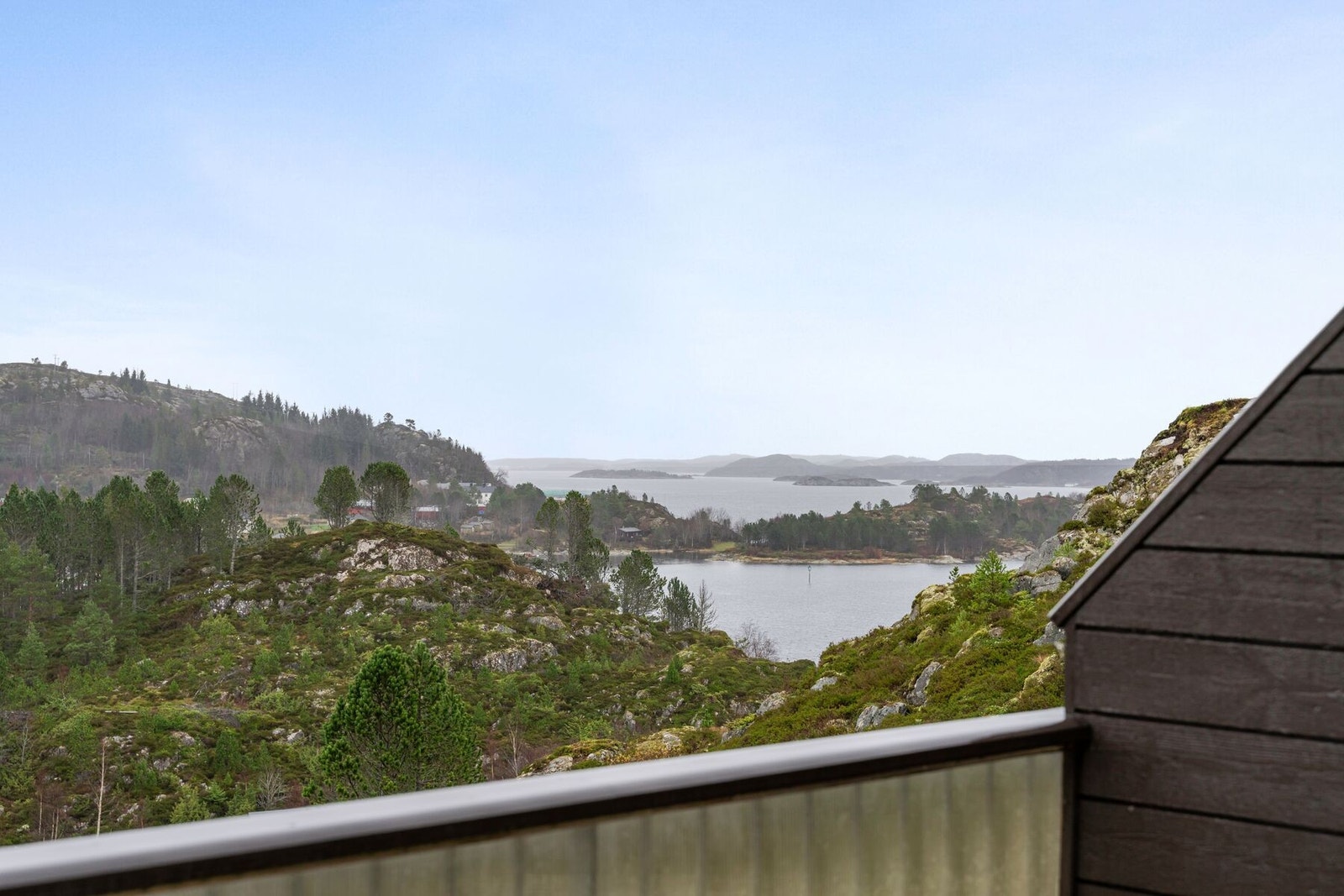 Flott 3-roms leilighet på 62 m² sentralt beliggende i Aurntoppen Borettslag i Fillan Galleribilde