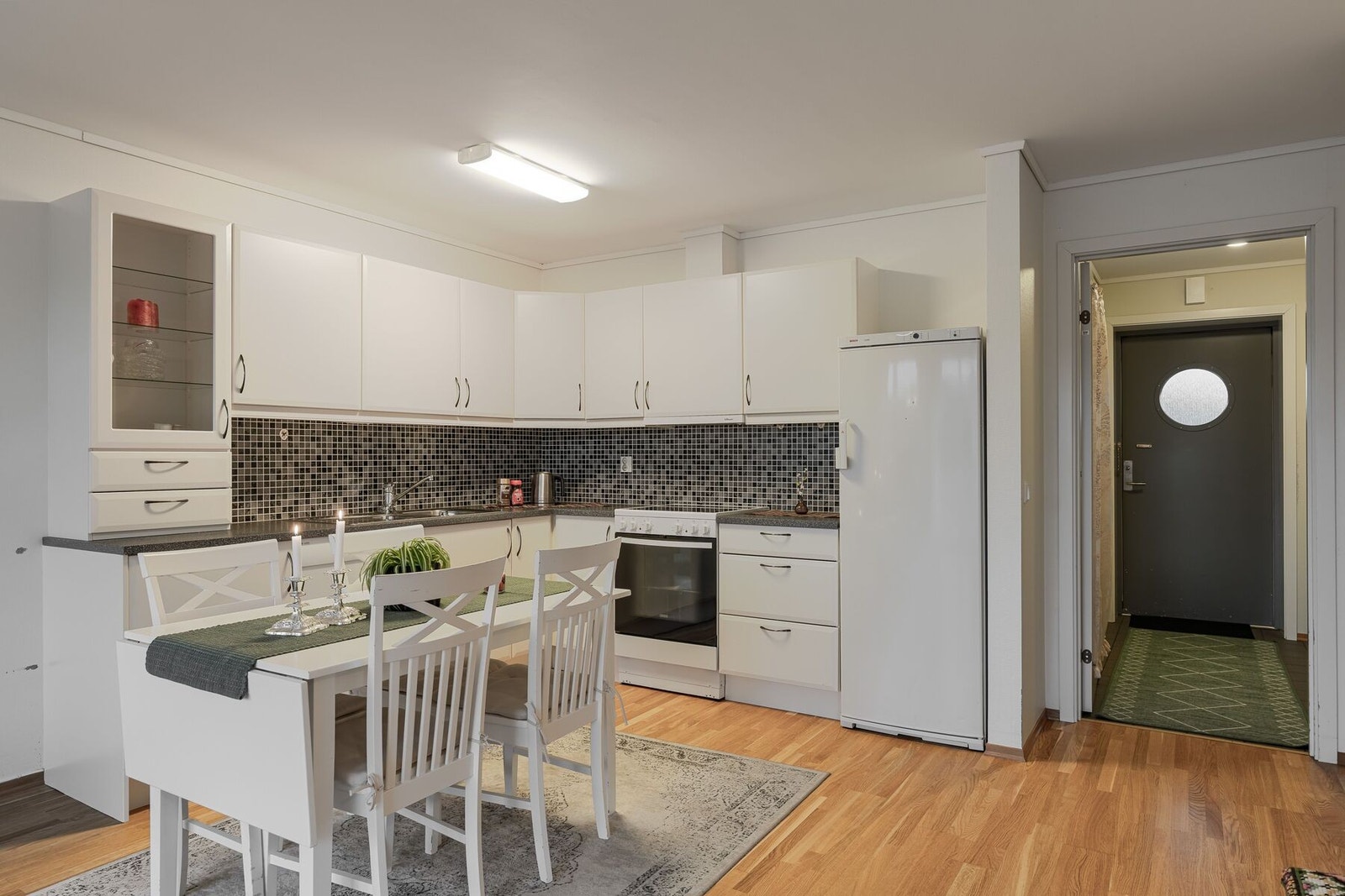 Plass til både, sofa, spisebord og annet møblement etter behov Galleribilde