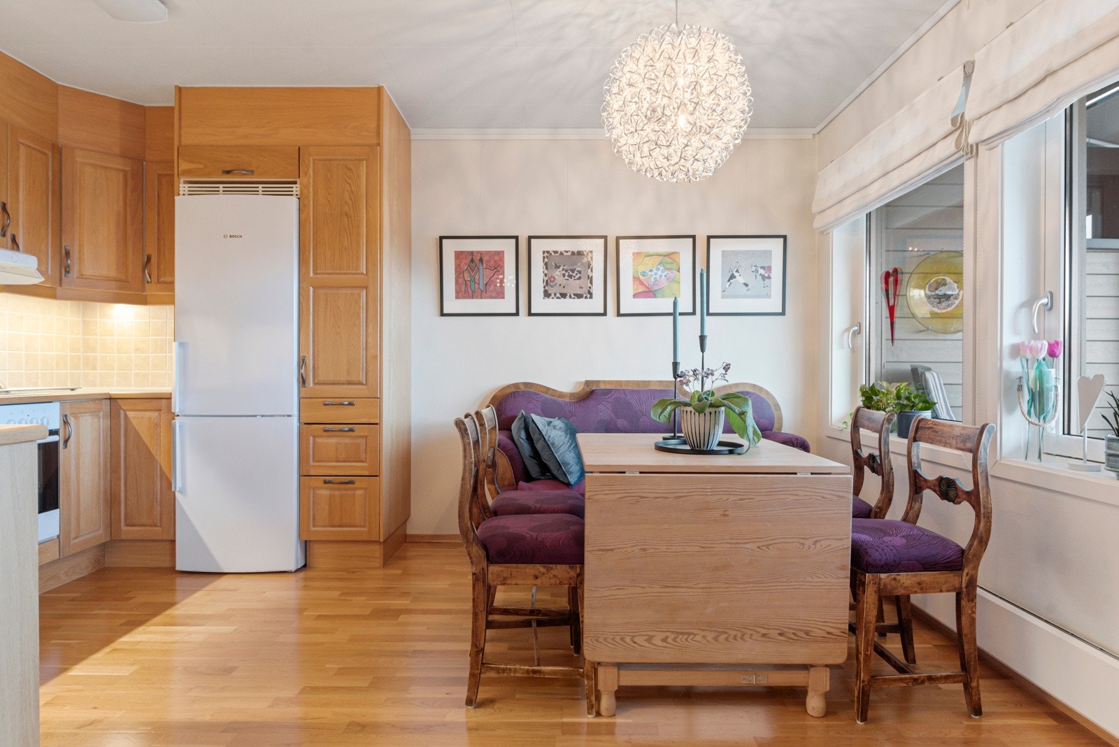 Kjøkken med opplegg for hvitevarer. Galleribilde