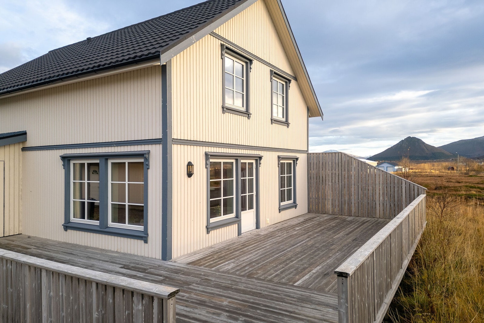 Boligen ble oppført i 2014 og fremstår som godt vedlikeholdt, med stedvise påkostningsbehov. Galleribilde