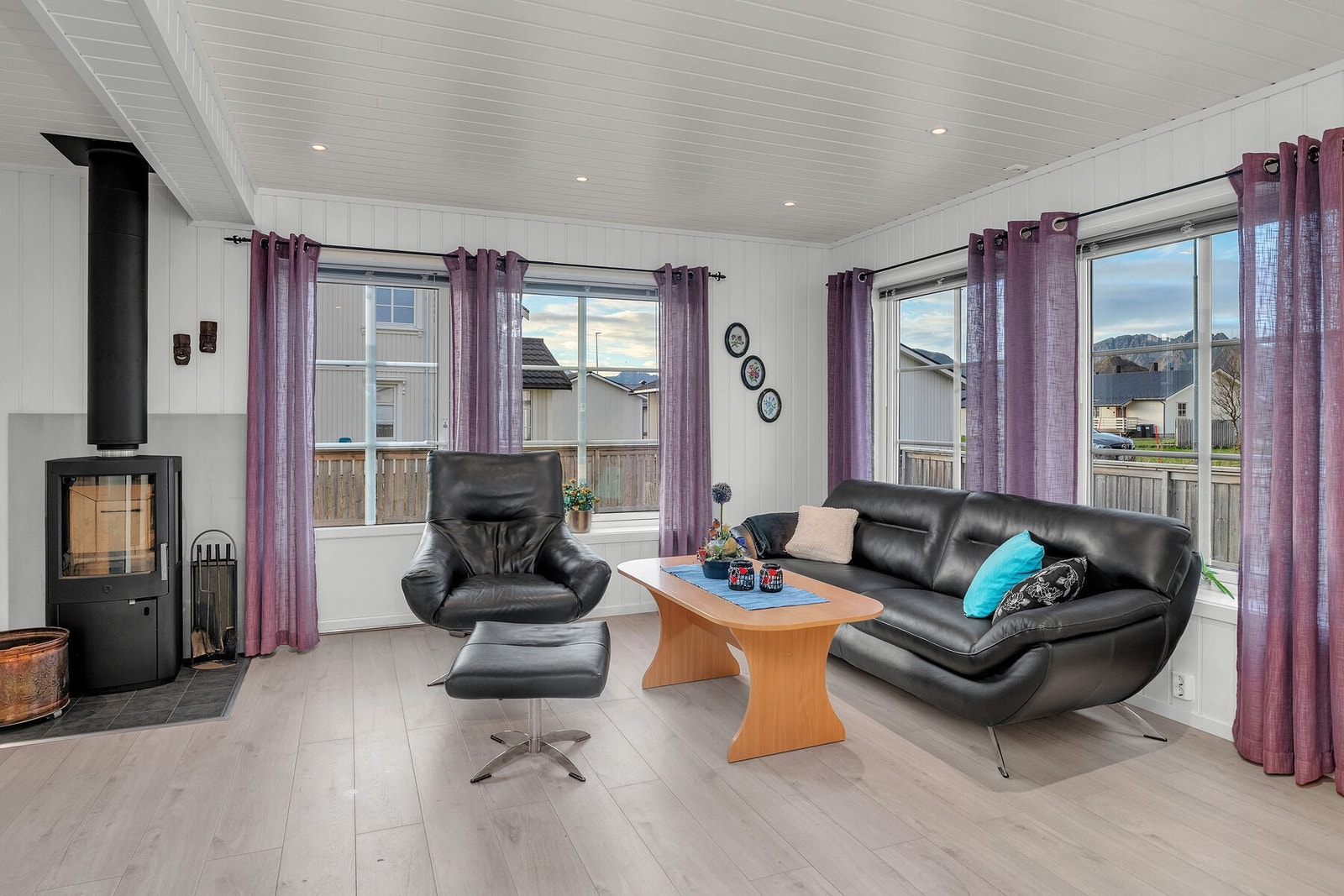 Vedovn i stuen sørger for lun varme og koselig stemning på kaldere dager. Galleribilde