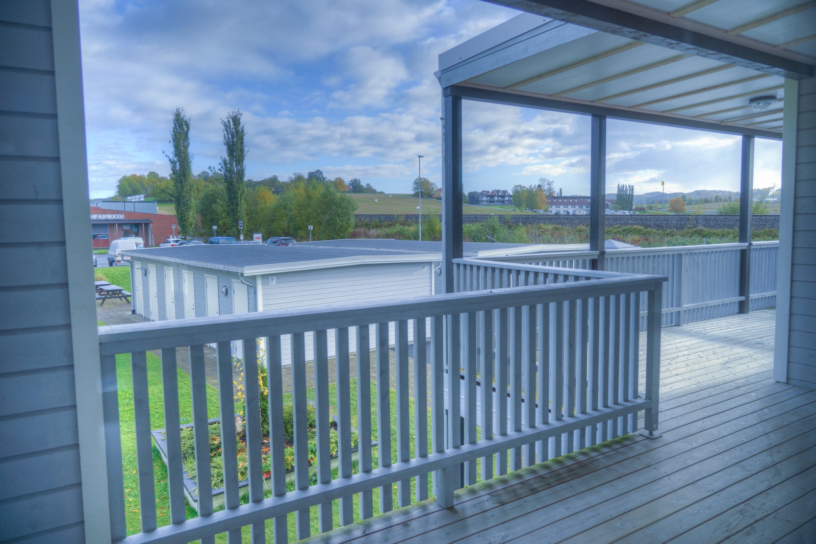 Bygget har svalgang og heis. Galleribilde