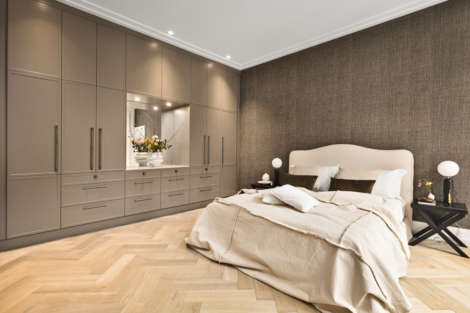 Stor masteravdeling - godt med garderobeskap Galleribilde