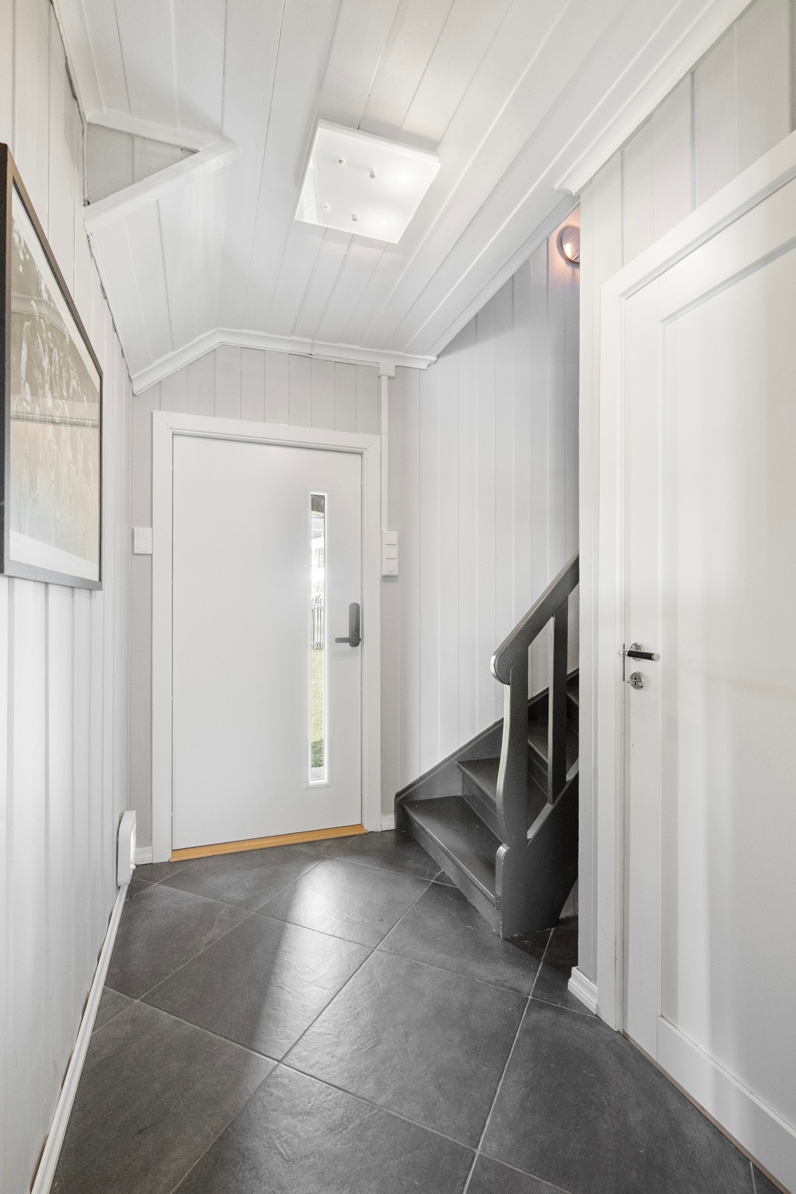 Trapp i treverk mellom 1.et og 2.et. Galleribilde