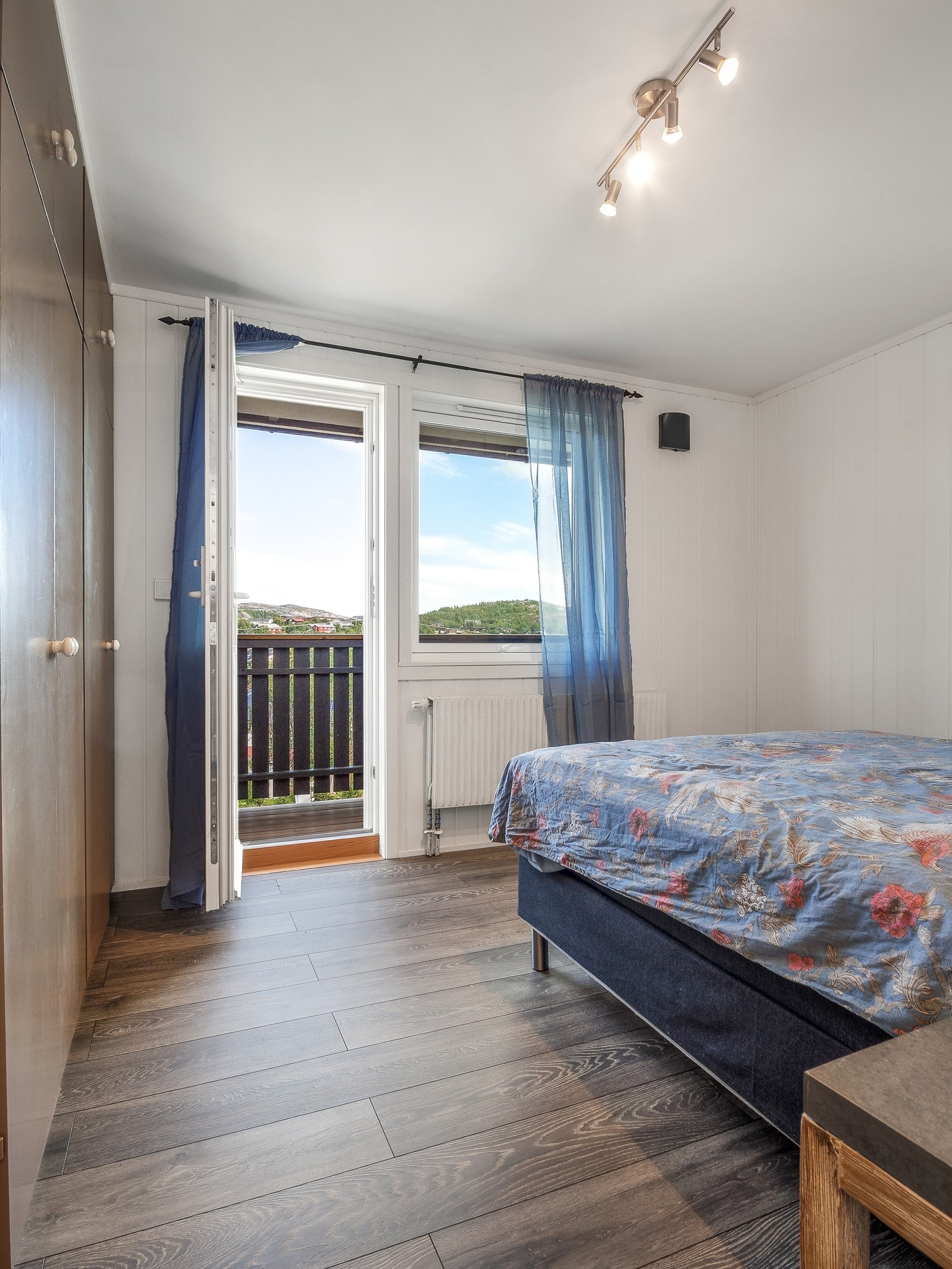 Det er utgang til lufteveranda Galleribilde