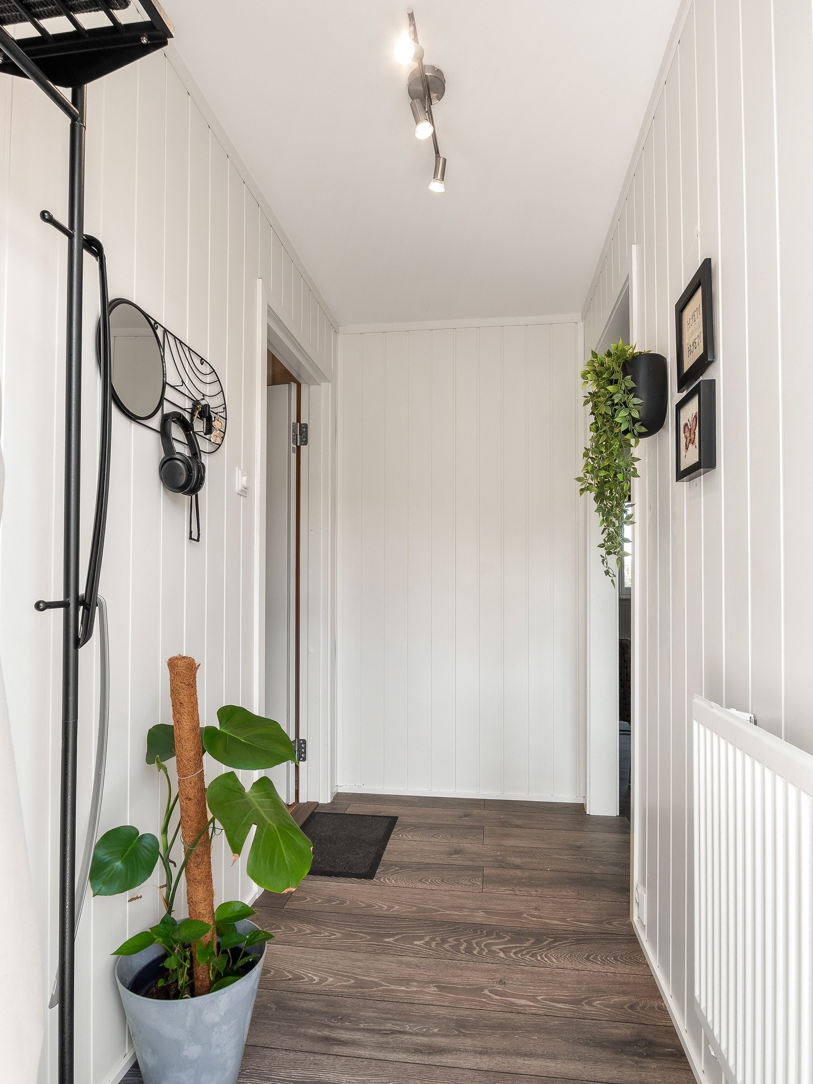 Gangen sett inn fra altanen Galleribilde