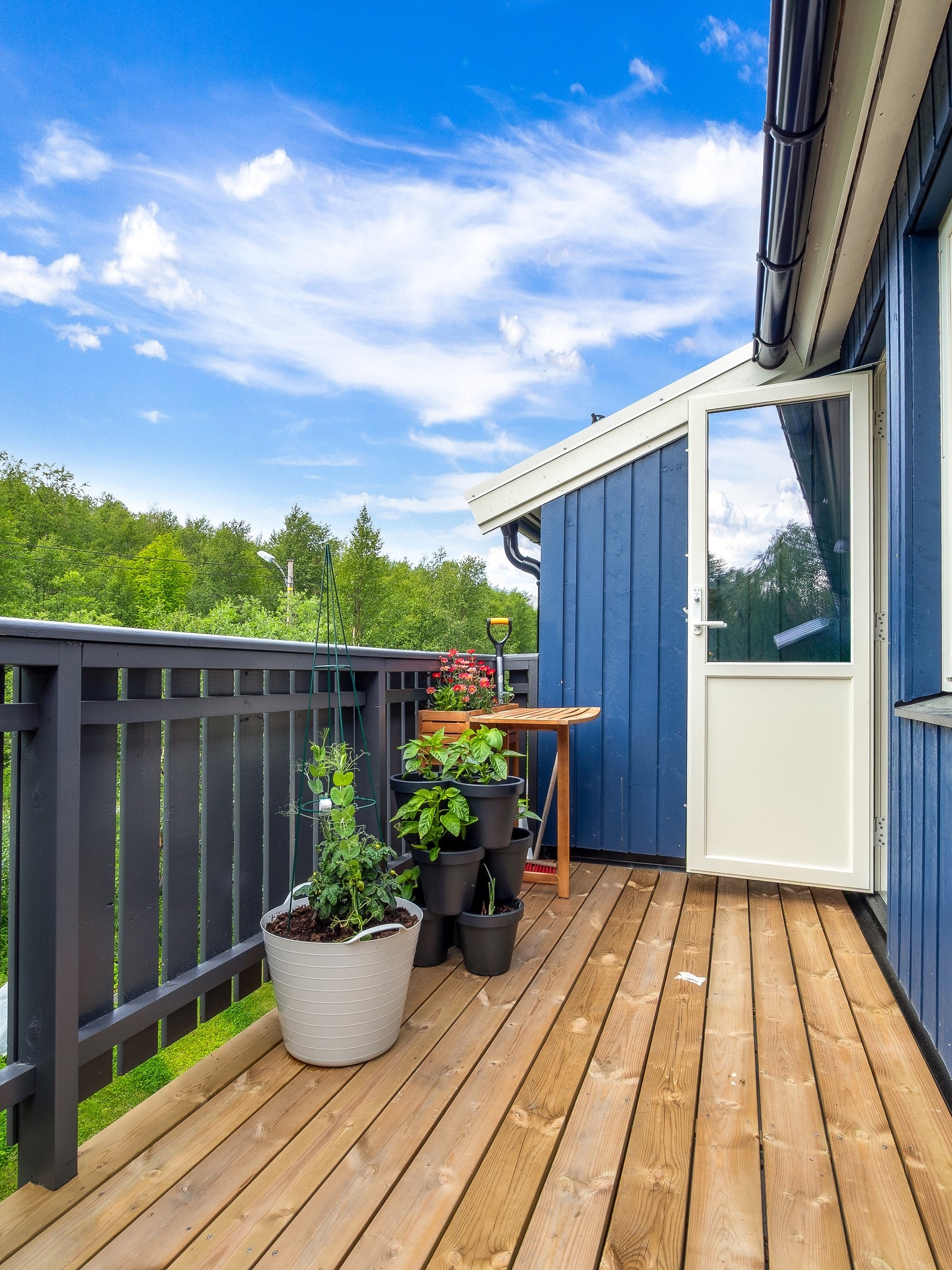 Altanen har gode solforhold Galleribilde