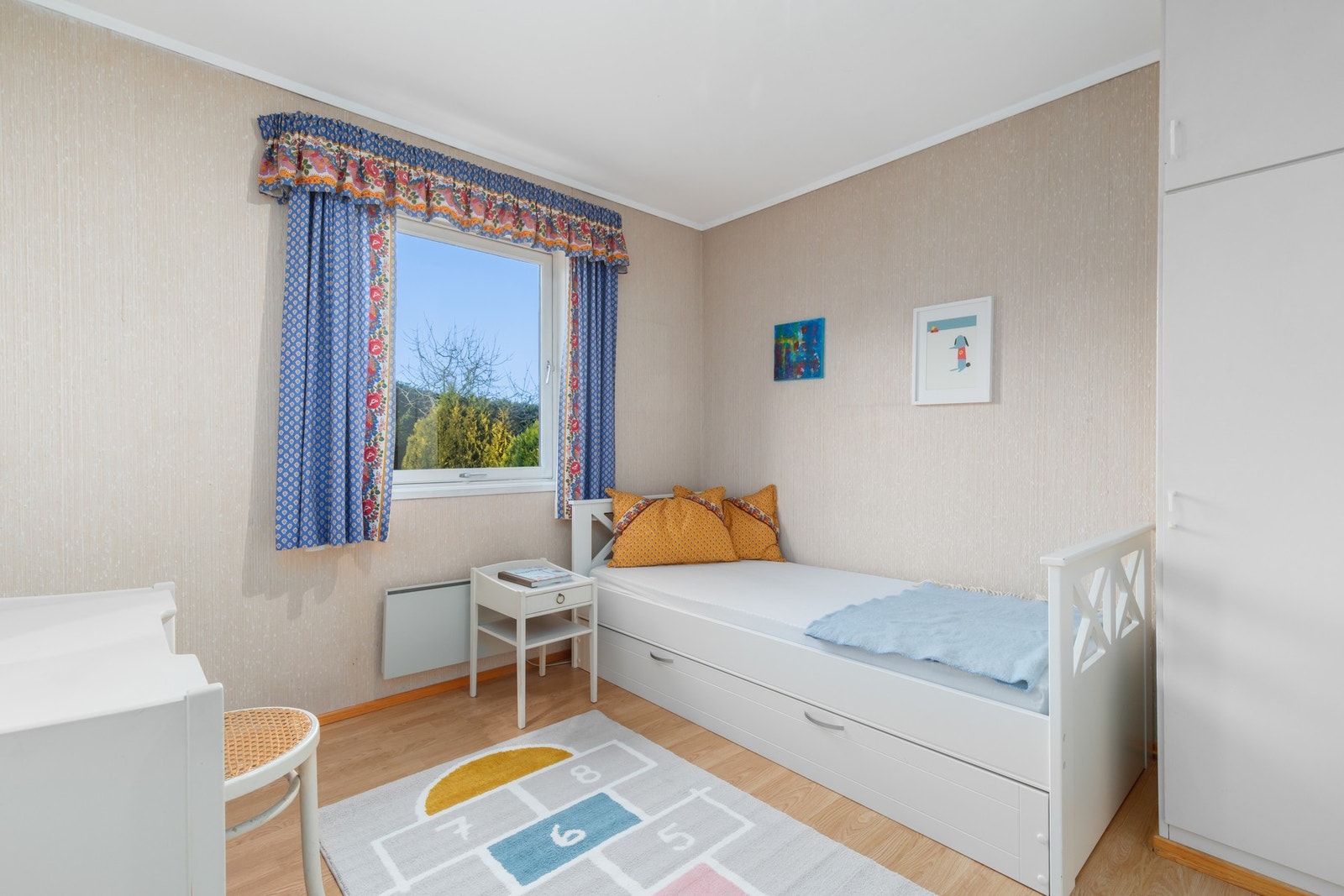 Soverom 2 er også av god størrelse. Galleribilde