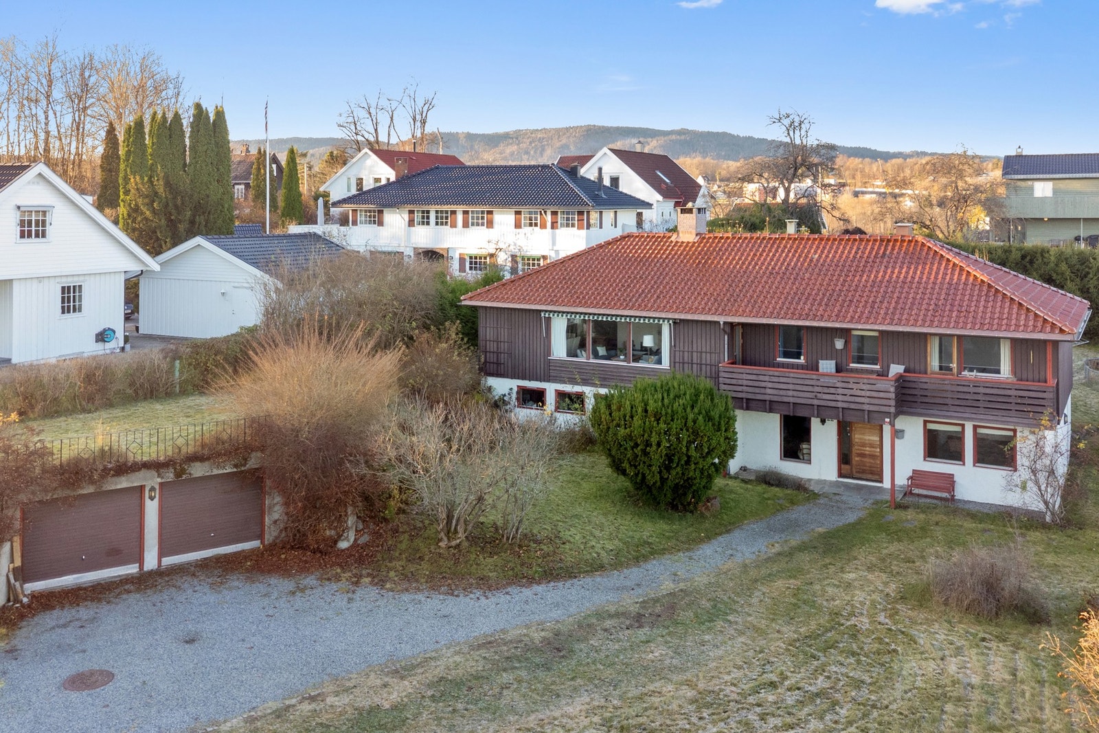 Innholdsrik enebolig på stor utsiktstomt i rolig og attraktivt område. Galleribilde