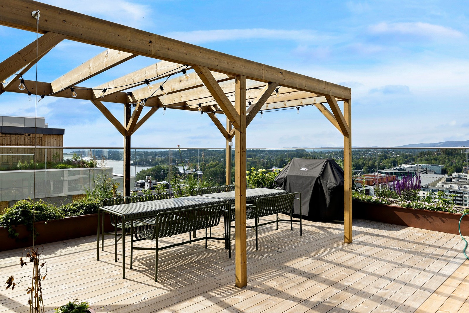 Fantastisk takterrasse. 360 graders utsikt over Oslofjorden, Holmenkollen, Nesøya +++ Galleribilde