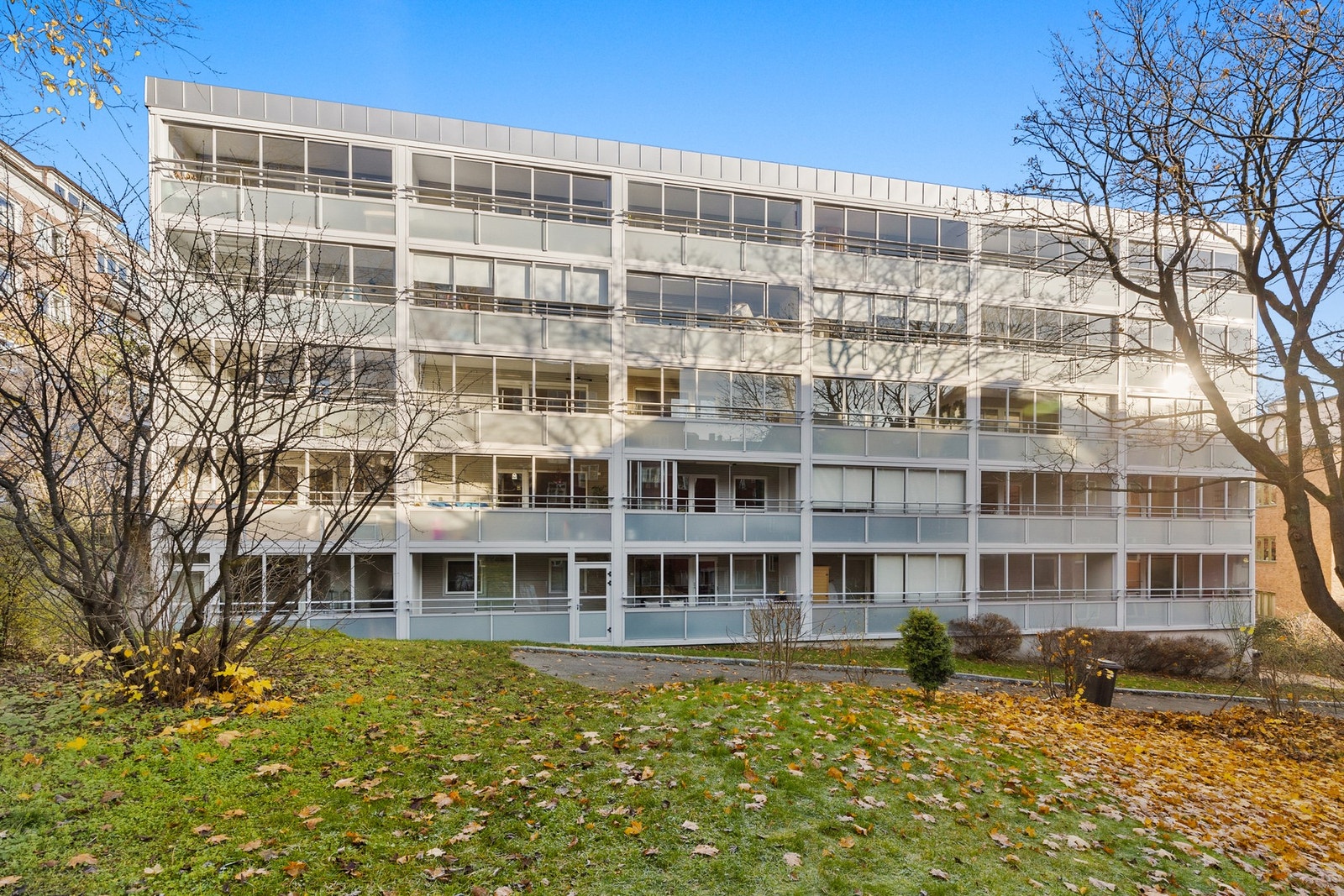 Du har kort vei til flere av hovedstadens mest populære handlegater. Bygdøy Allé frister med eksklusive spesialforretninger innen mote, interiør og mat. Galleribilde