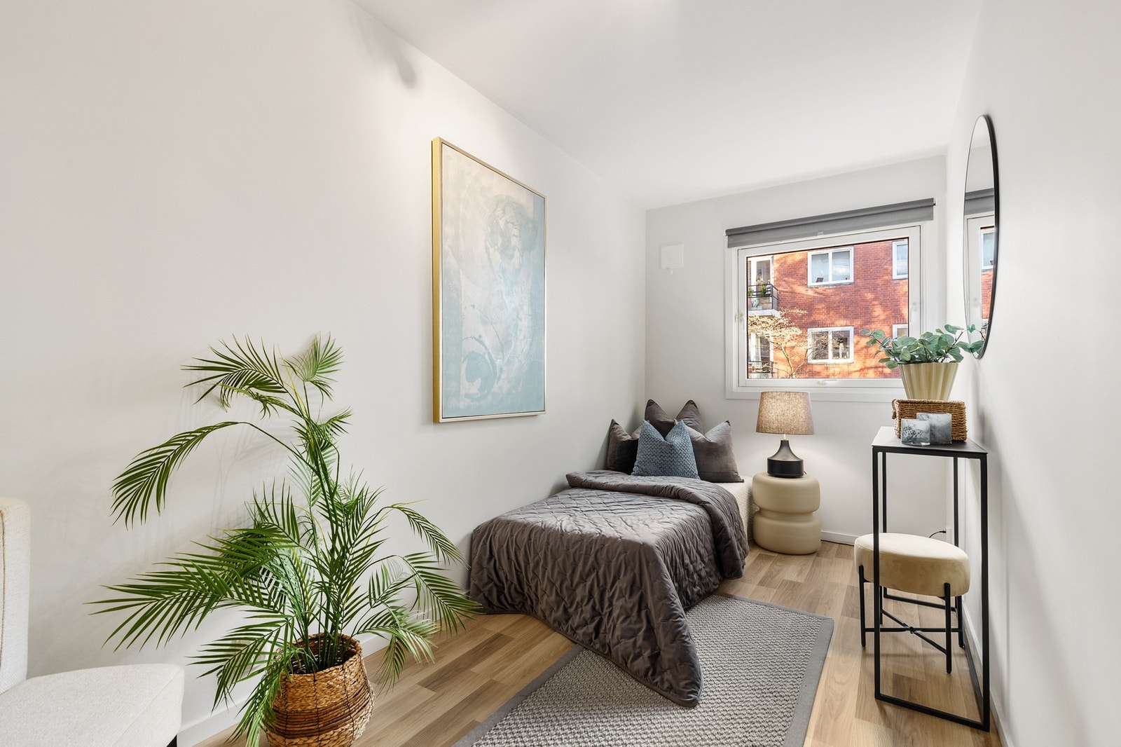 Leiligheten har to gode soverom. Dette er soverom 1. Galleribilde