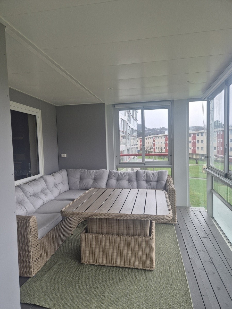 Innglasset balkong Galleribilde