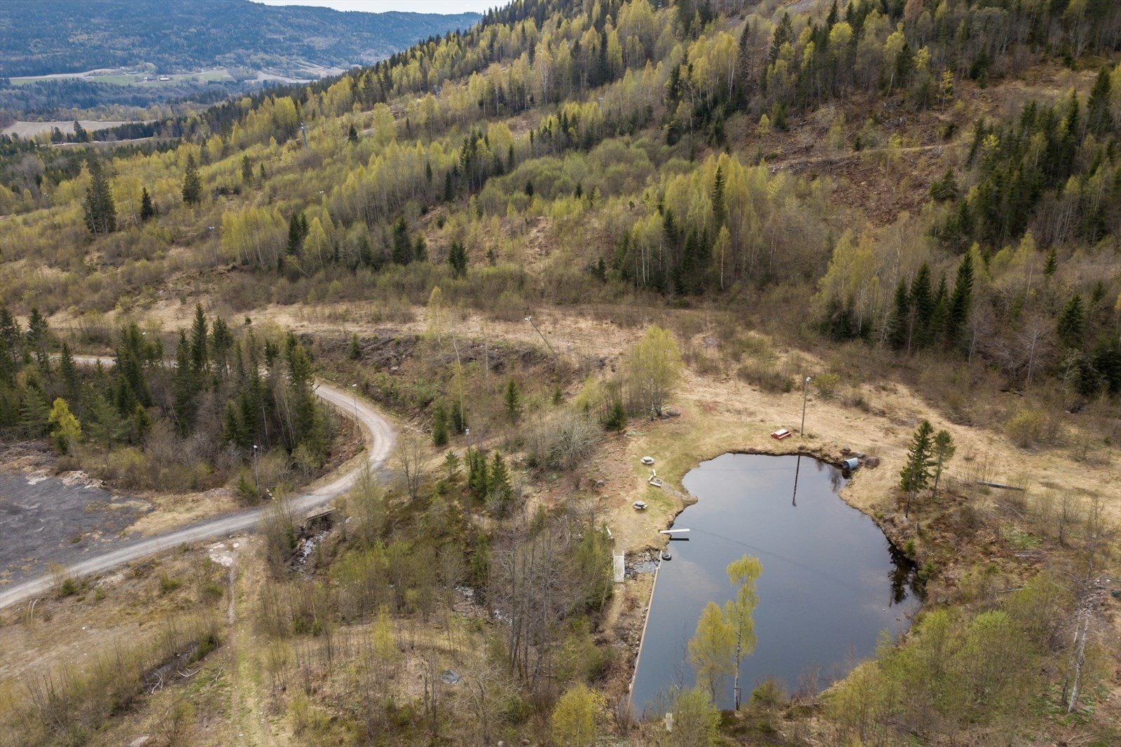 Bilde av badeplassen tatt med drone Galleribilde