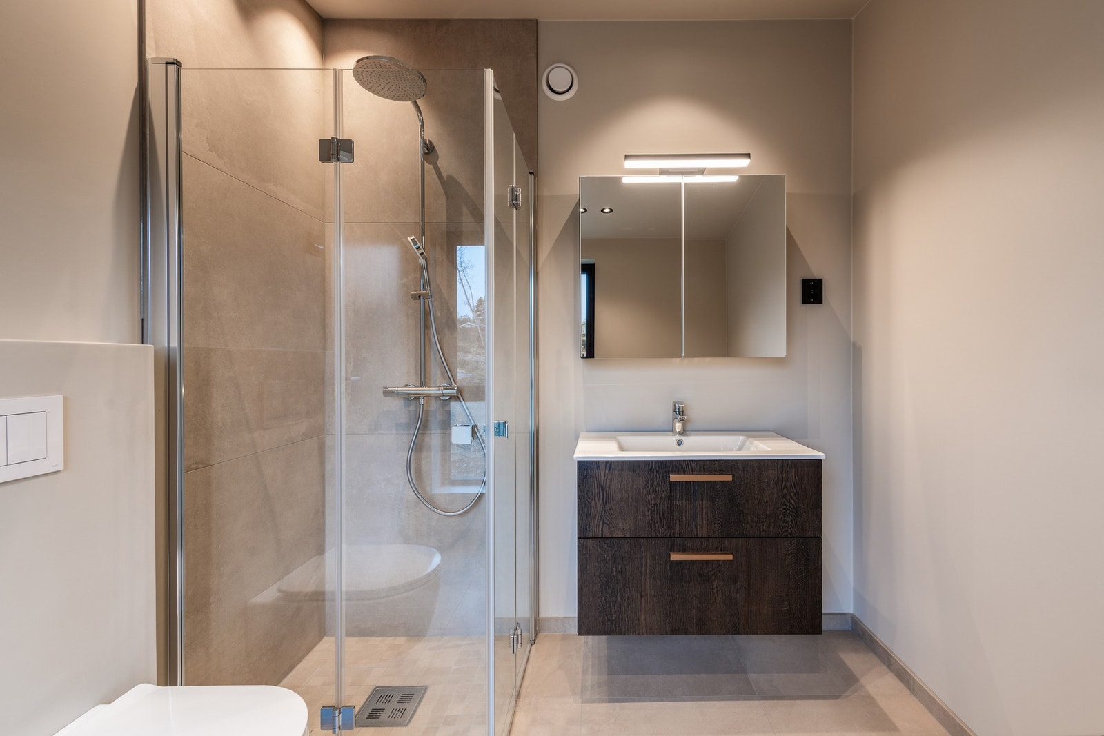 Badene har en lekker og praktisk utførelse. Galleribilde