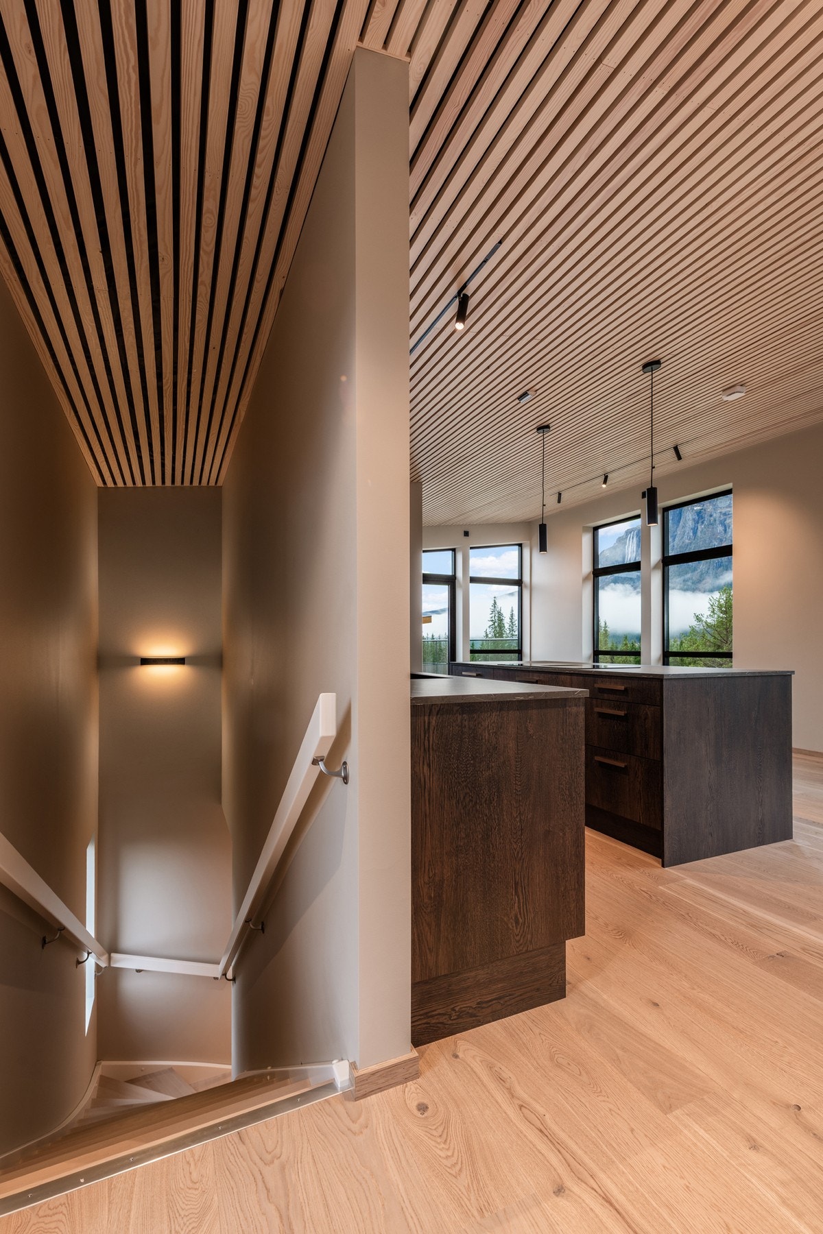 Trappegangen opp til andre etasje. Galleribilde