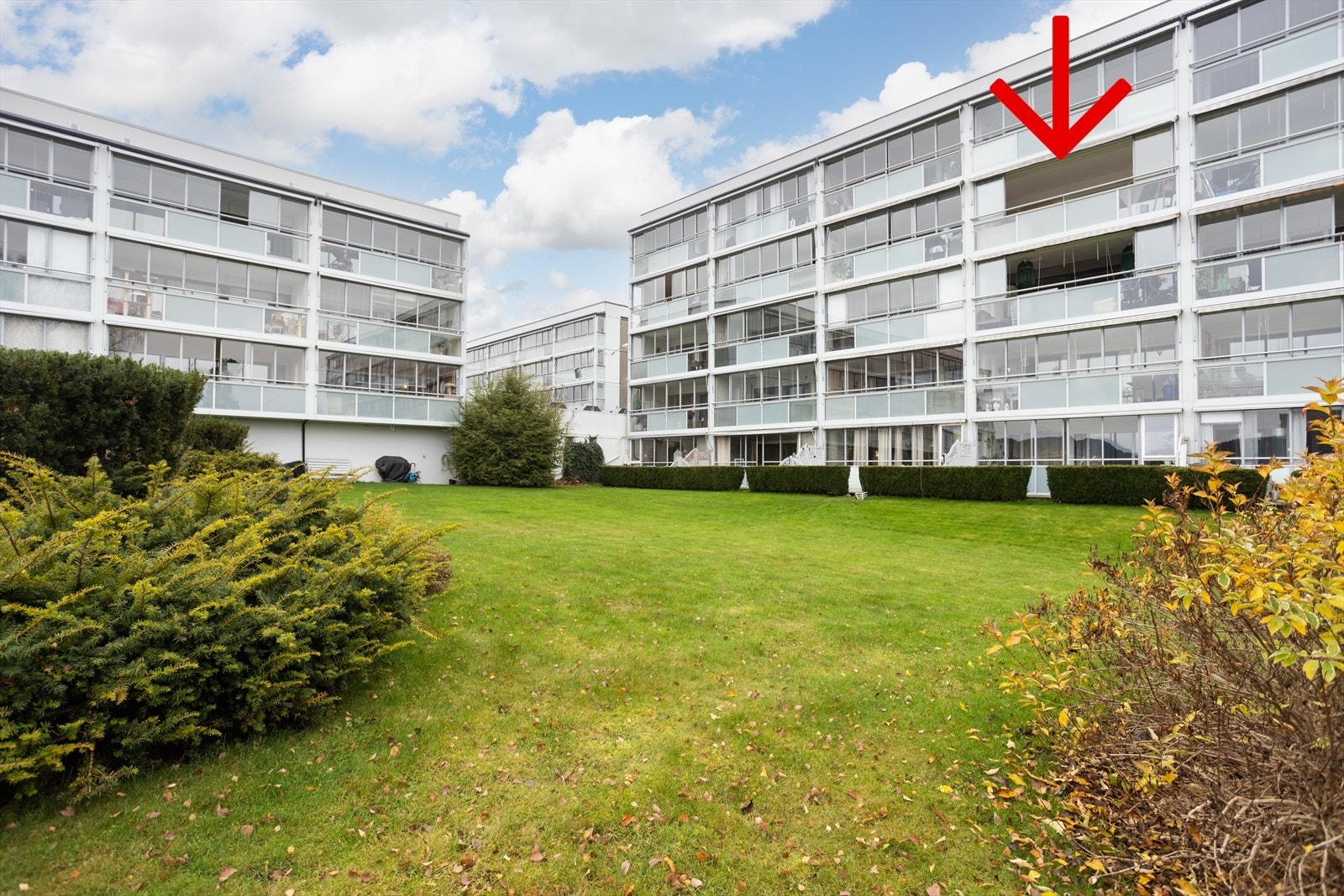 Balkongen ligger vestvendt og har gode solforhold fra ca kl 14 og utover kvelden. Galleribilde