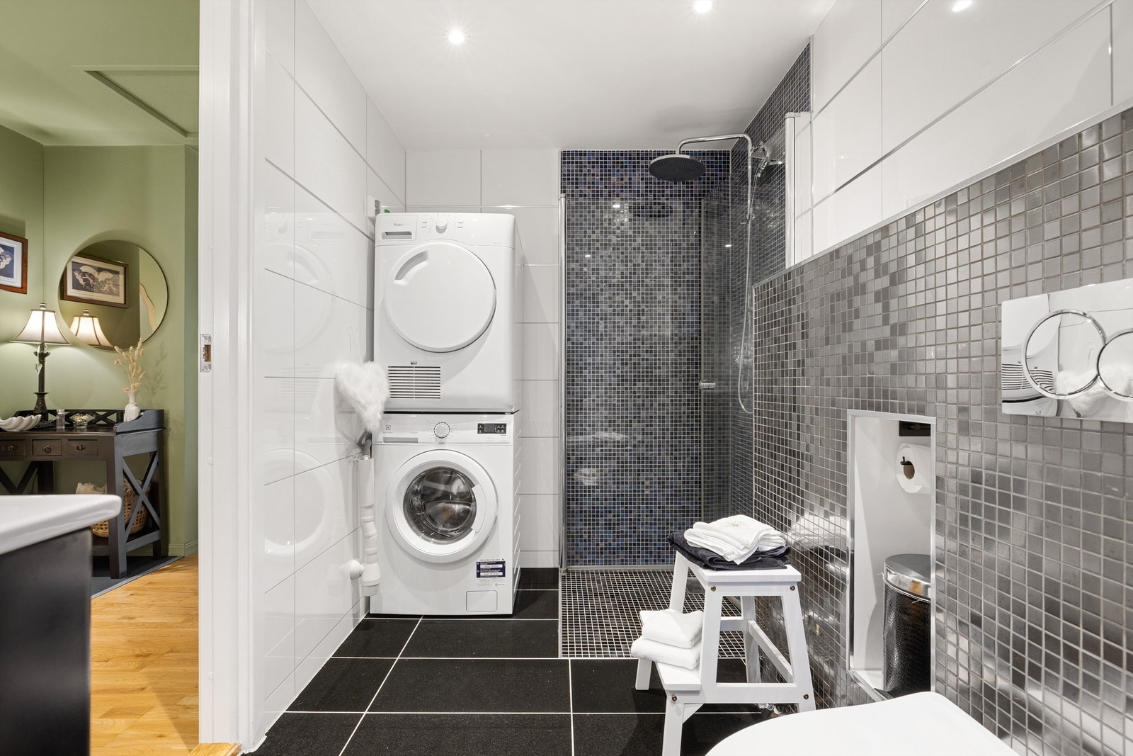 Flott bad fra 2012 med gulvvarme Galleribilde