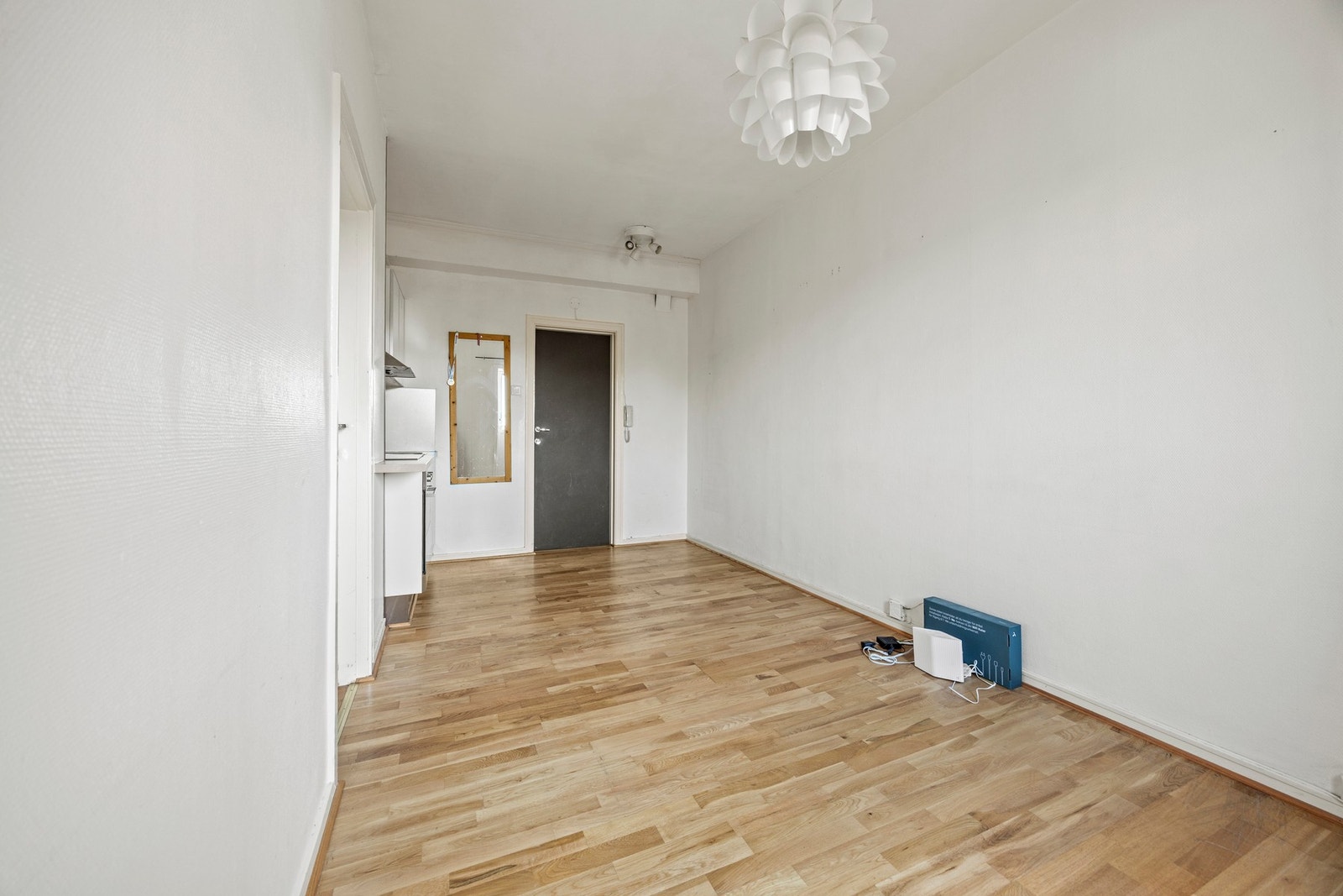 Stue og kjøkken måler 13,5 kvm Galleribilde