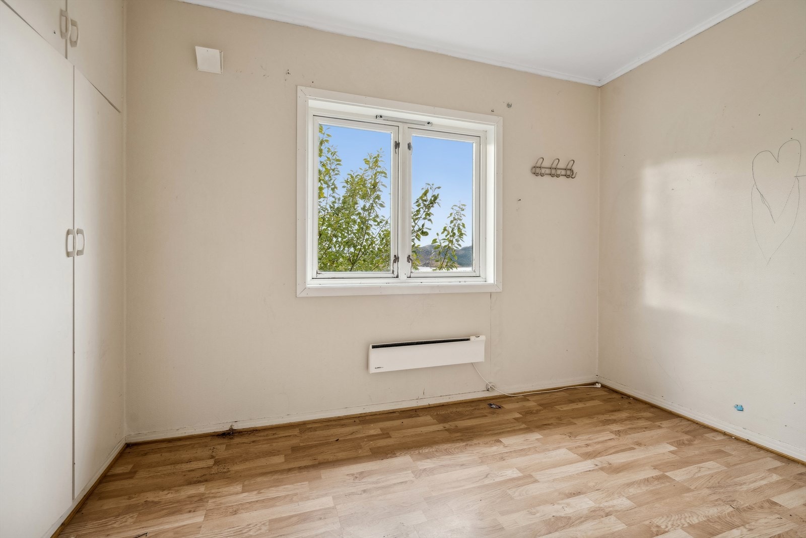 Boligen har tilsammen tre soverom av god størrelse. Galleribilde