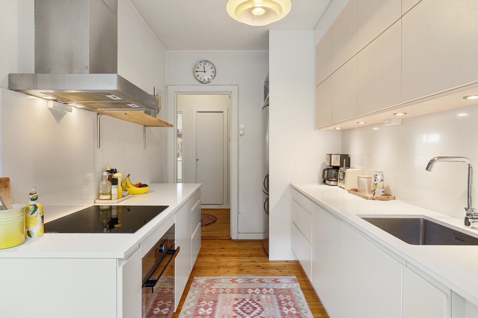 Leiligheten har originale gulv med en himlingshøyde på 2.66 m. Galleribilde