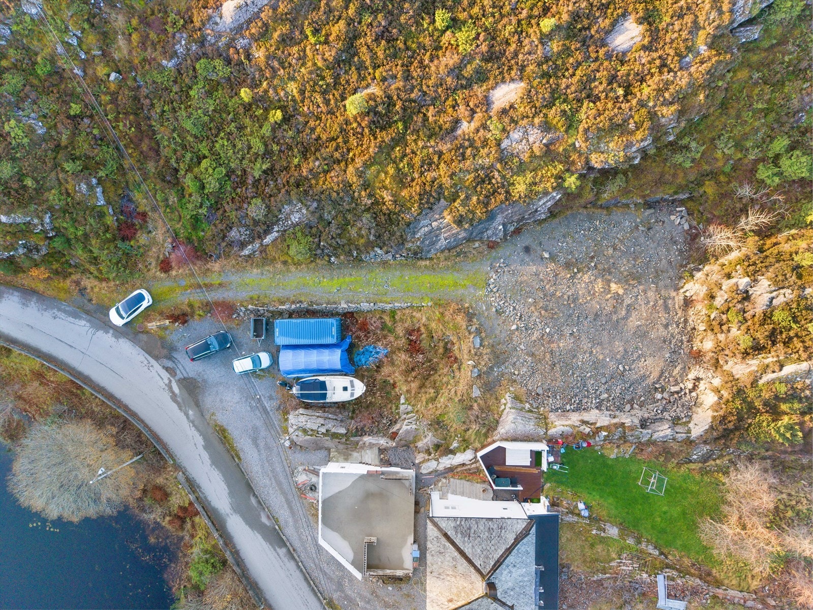 Tomten er planert og det skal minimalt med grunnarbeid til før tomten er byggeklar. Galleribilde