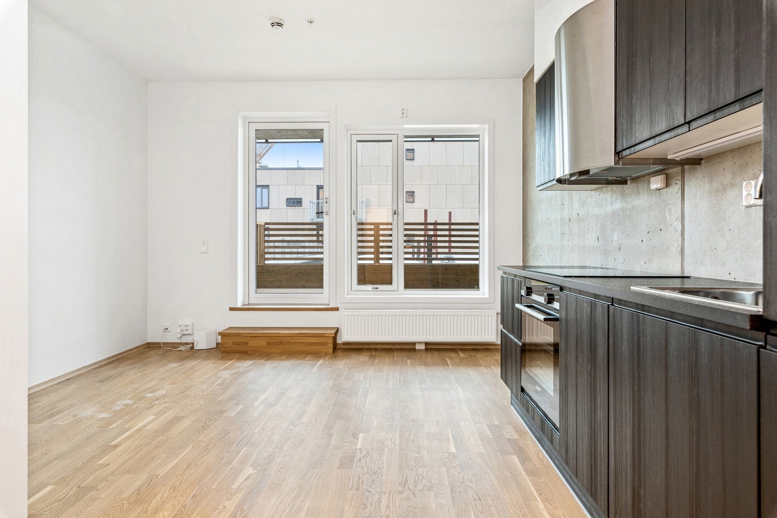 En smakfull og delikat selveierleilighet fra 2019 med en sørvendt terrasse på 9,2 kvm. Galleribilde