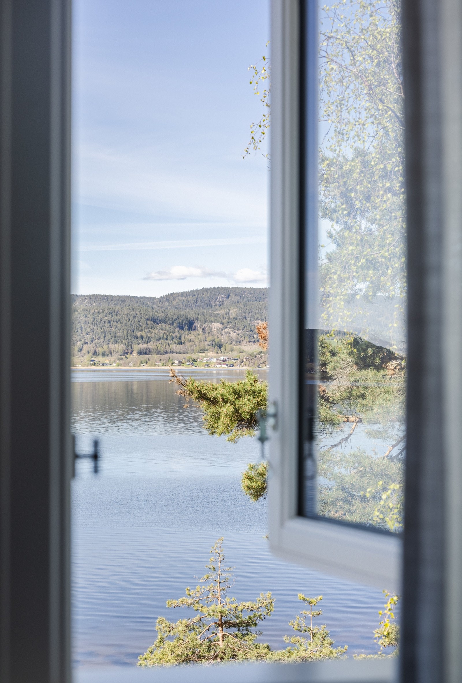 Flott fjordutsikt fra soverom. Galleribilde