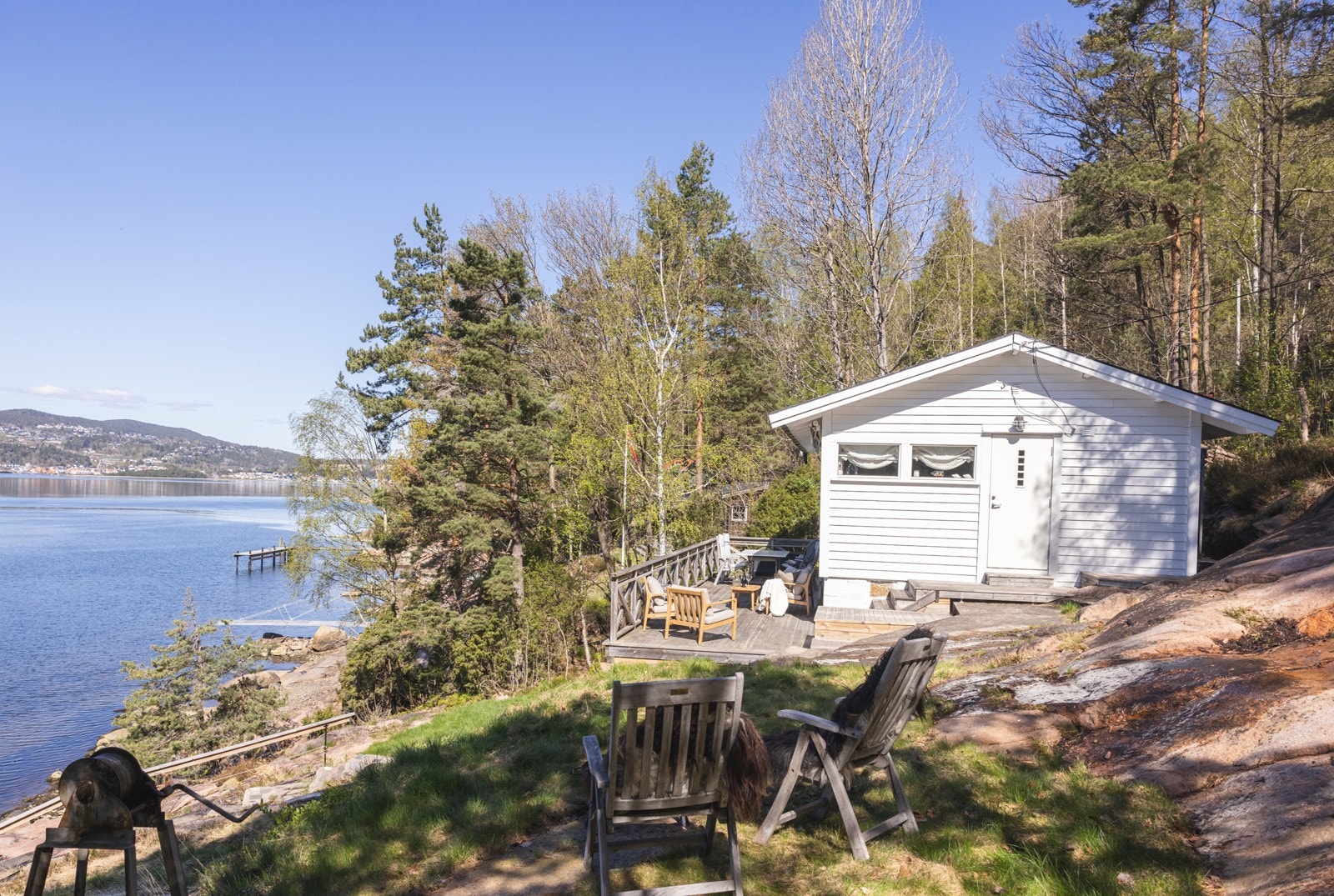 Området byr også på fine turmuligheter i skog og mark som omkranser eiendommen mot syd, øst og nord. Galleribilde