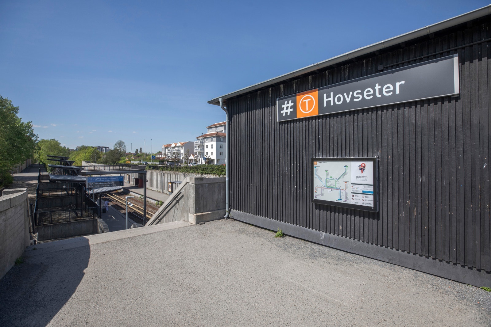 Hovseter t-bane en rask spasertur fra bygget Galleribilde