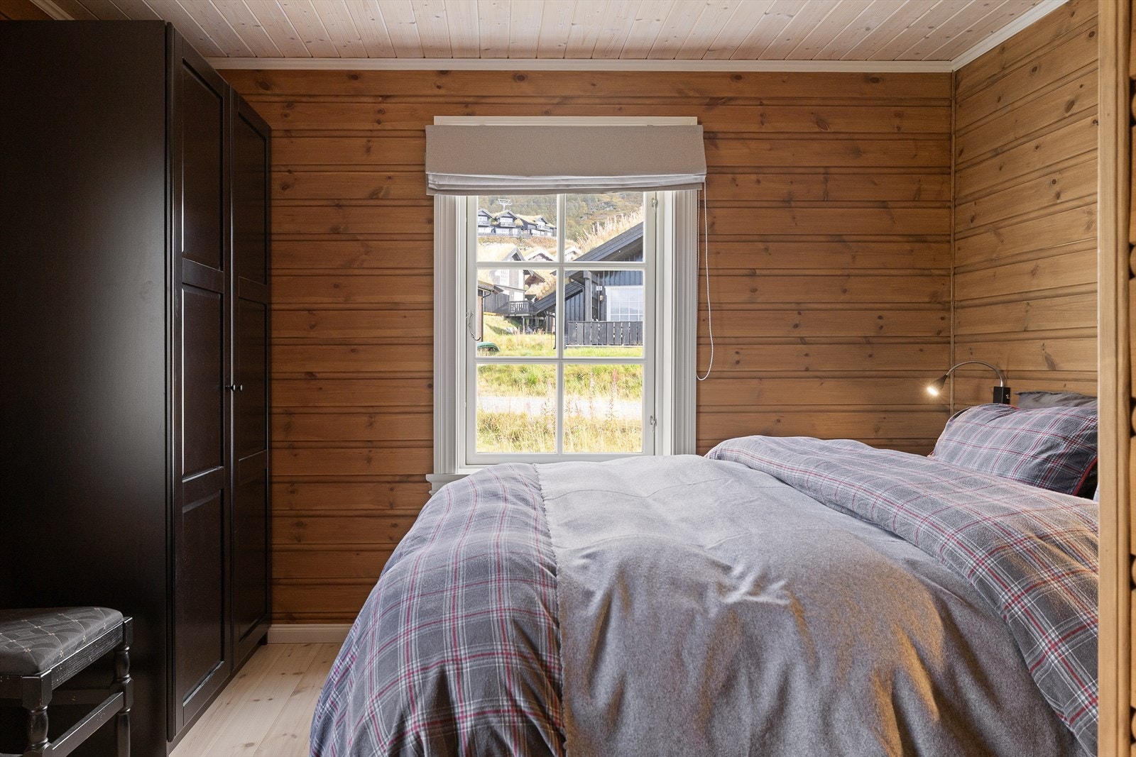 Hovedsoverom med garderobe. Galleribilde