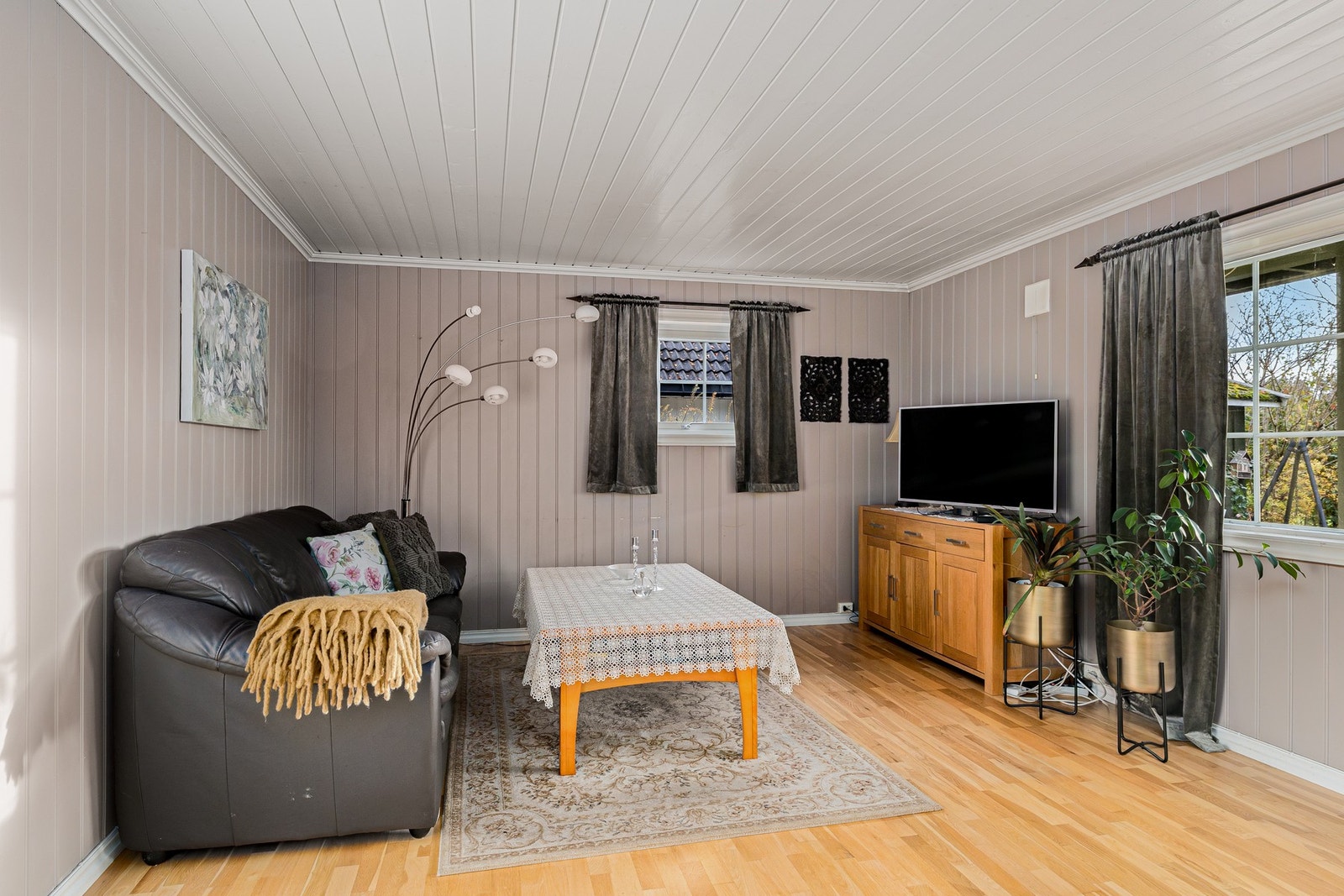 Innvendig gulv av eik parkett, laminat, gulvfliser og belegg Galleribilde