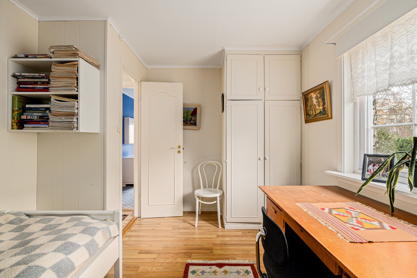 Det er totalt 5 (6) soverom i denne boligen Galleribilde