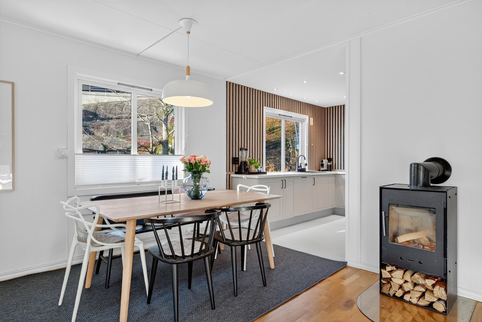 Det er også koselig vedovn - perfekt for kalde vinterdager Galleribilde