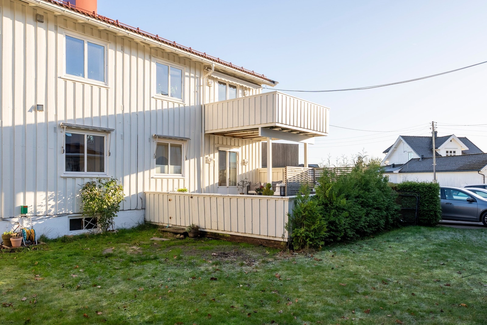 Herlig gressplen utenfor leiligheten Galleribilde