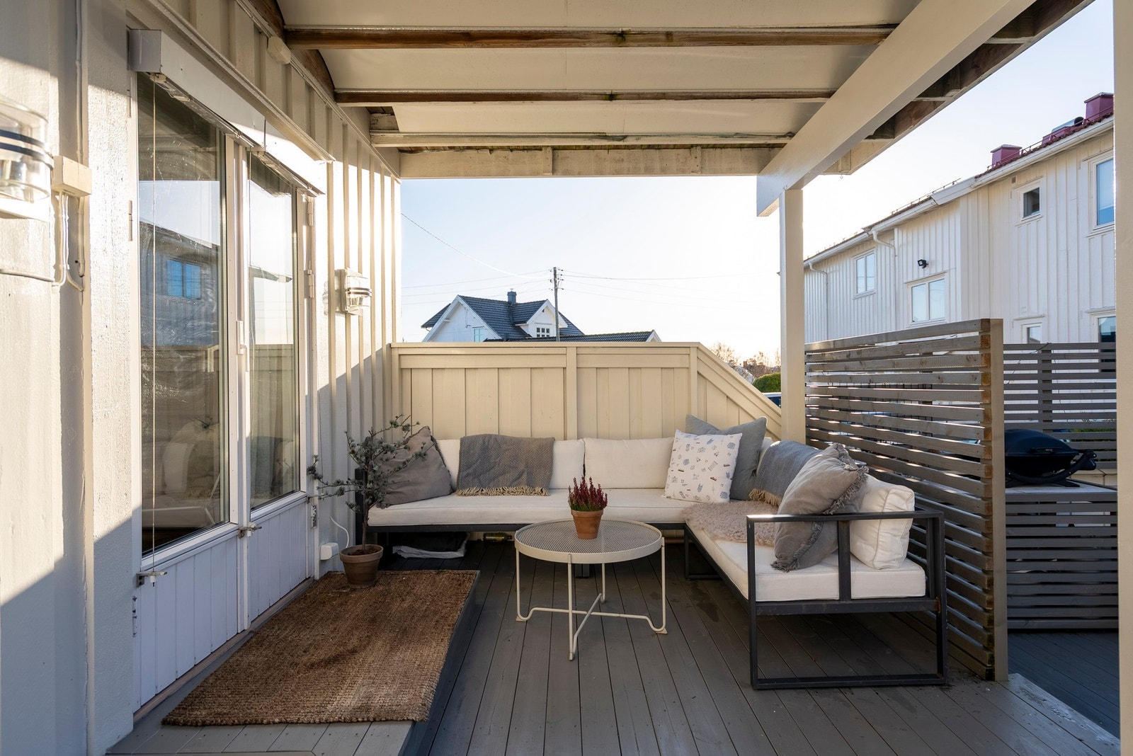 Her har man sol hele dagen Galleribilde