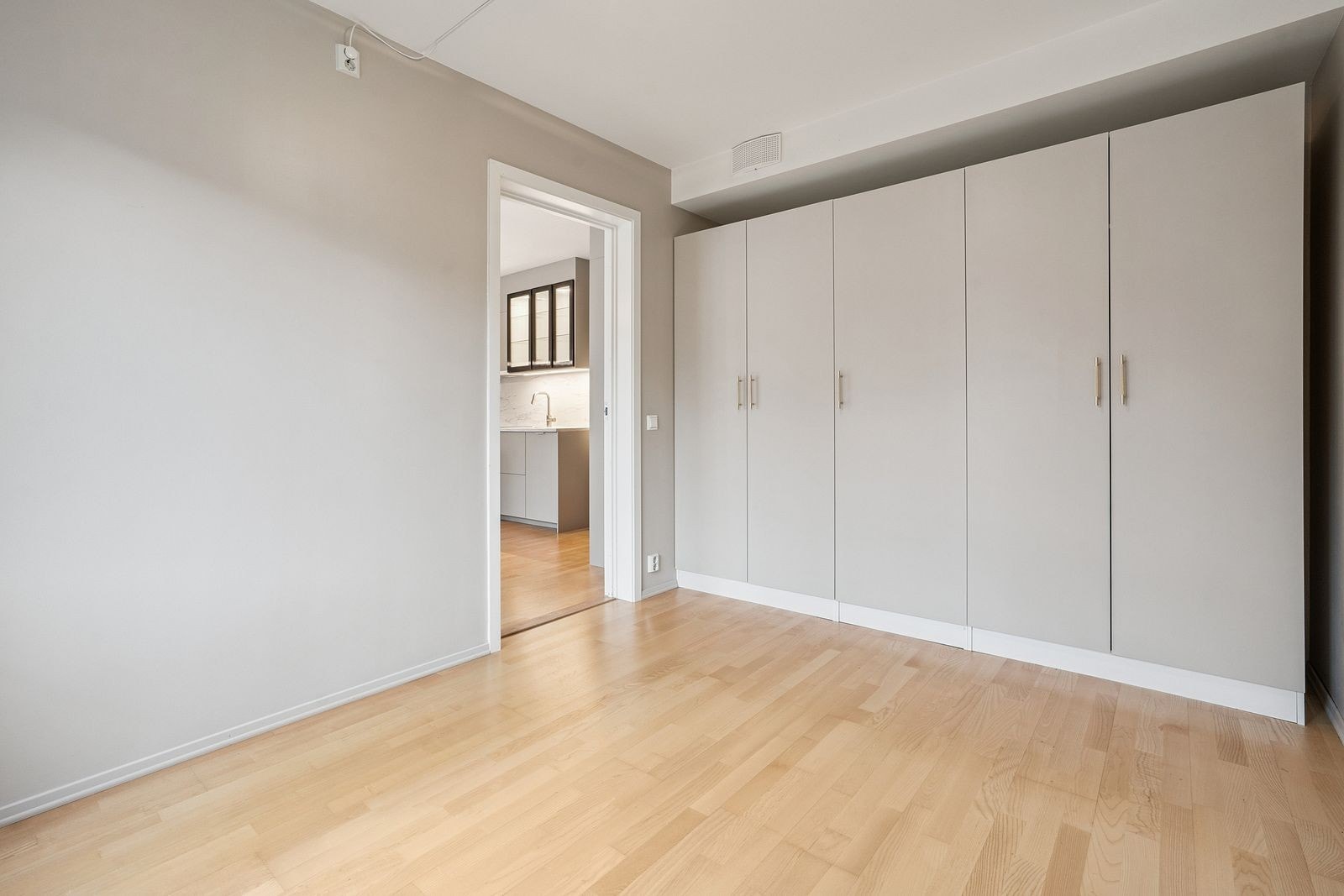 God garderobeplass. Galleribilde