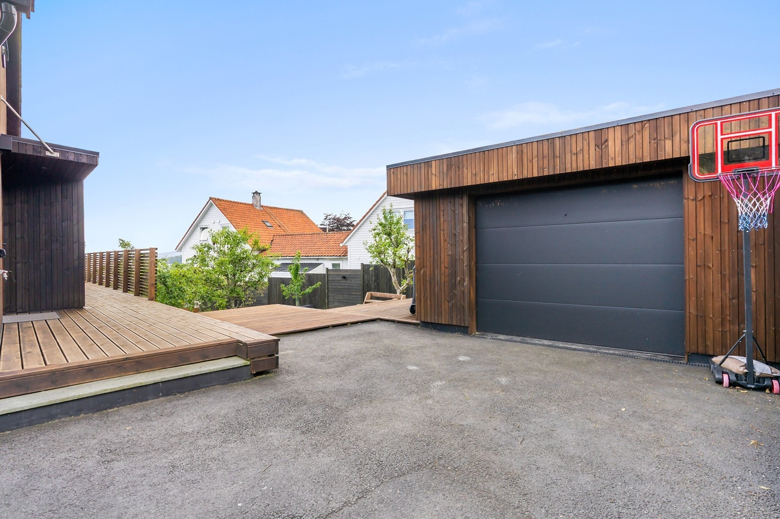 Garasje. Galleribilde