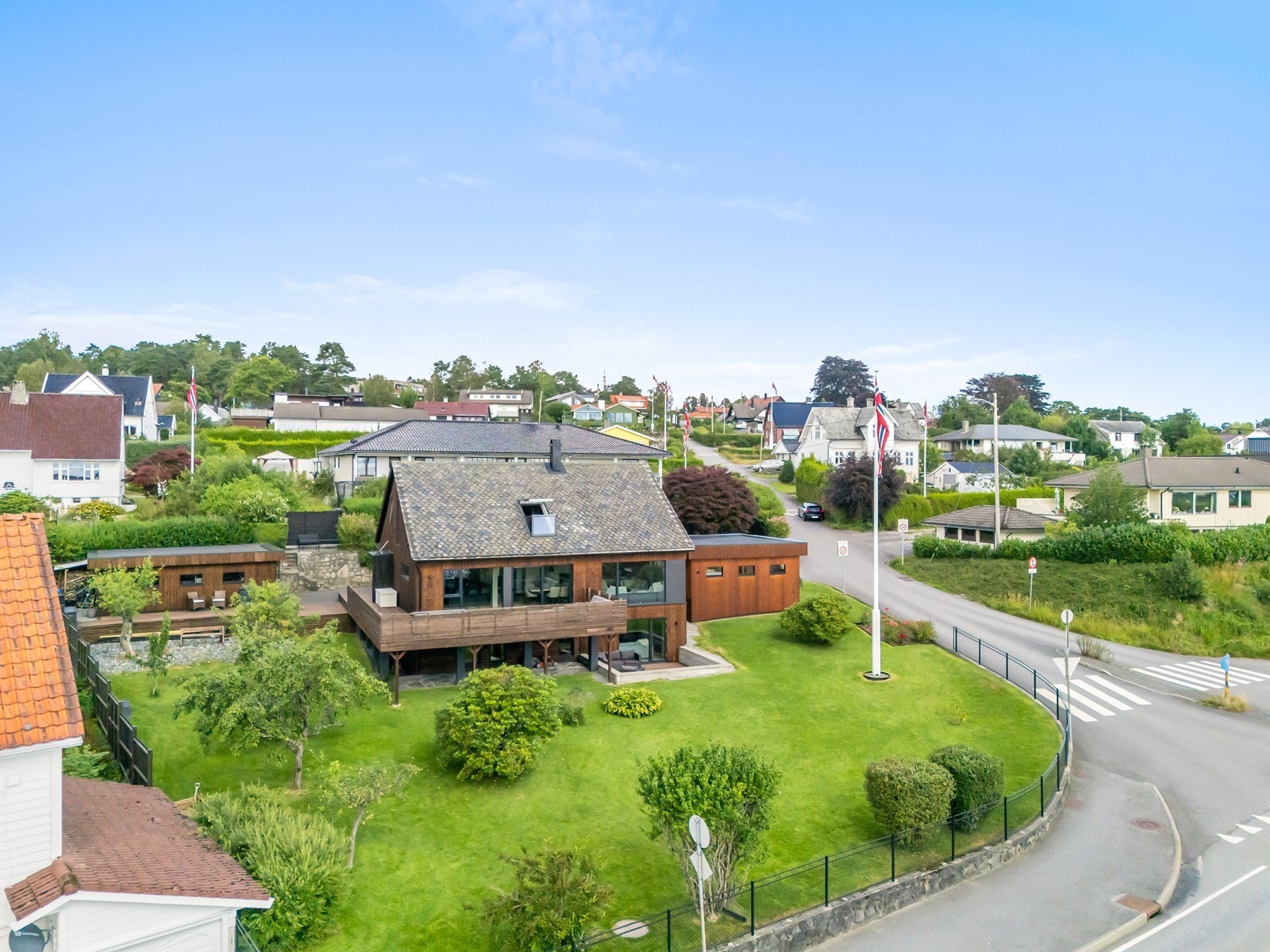 Området byr på gode turmuligheter og et variert friluftsliv, samtidig som du har enkel adkomst til kollektivtransport. Galleribilde