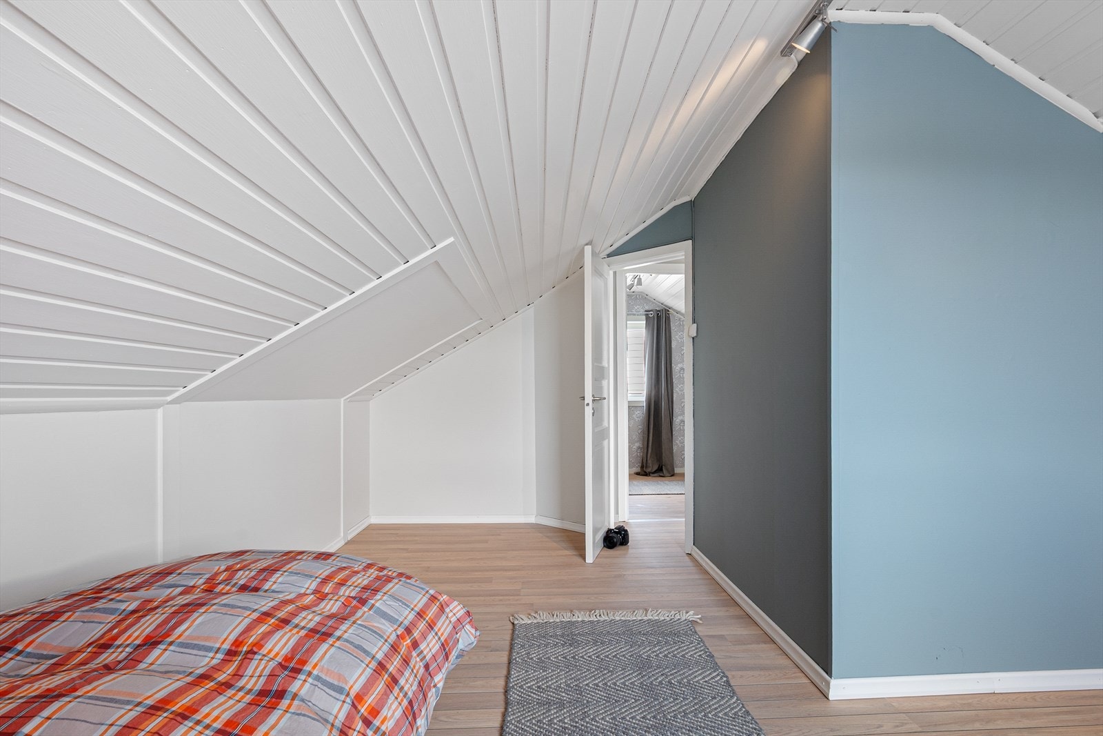 Oppholdsrom innredet som soverom Galleribilde