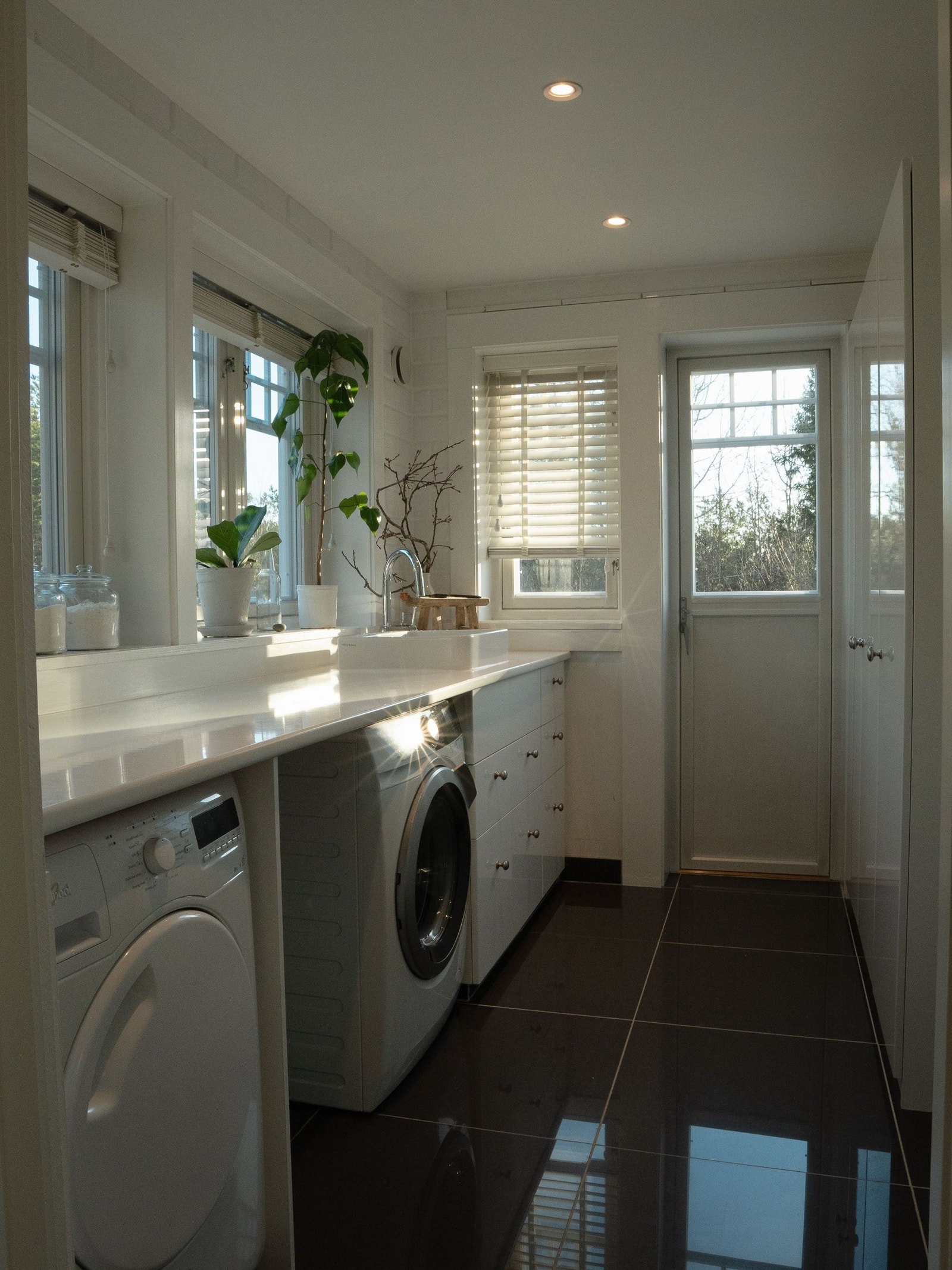 Vaskerom Galleribilde