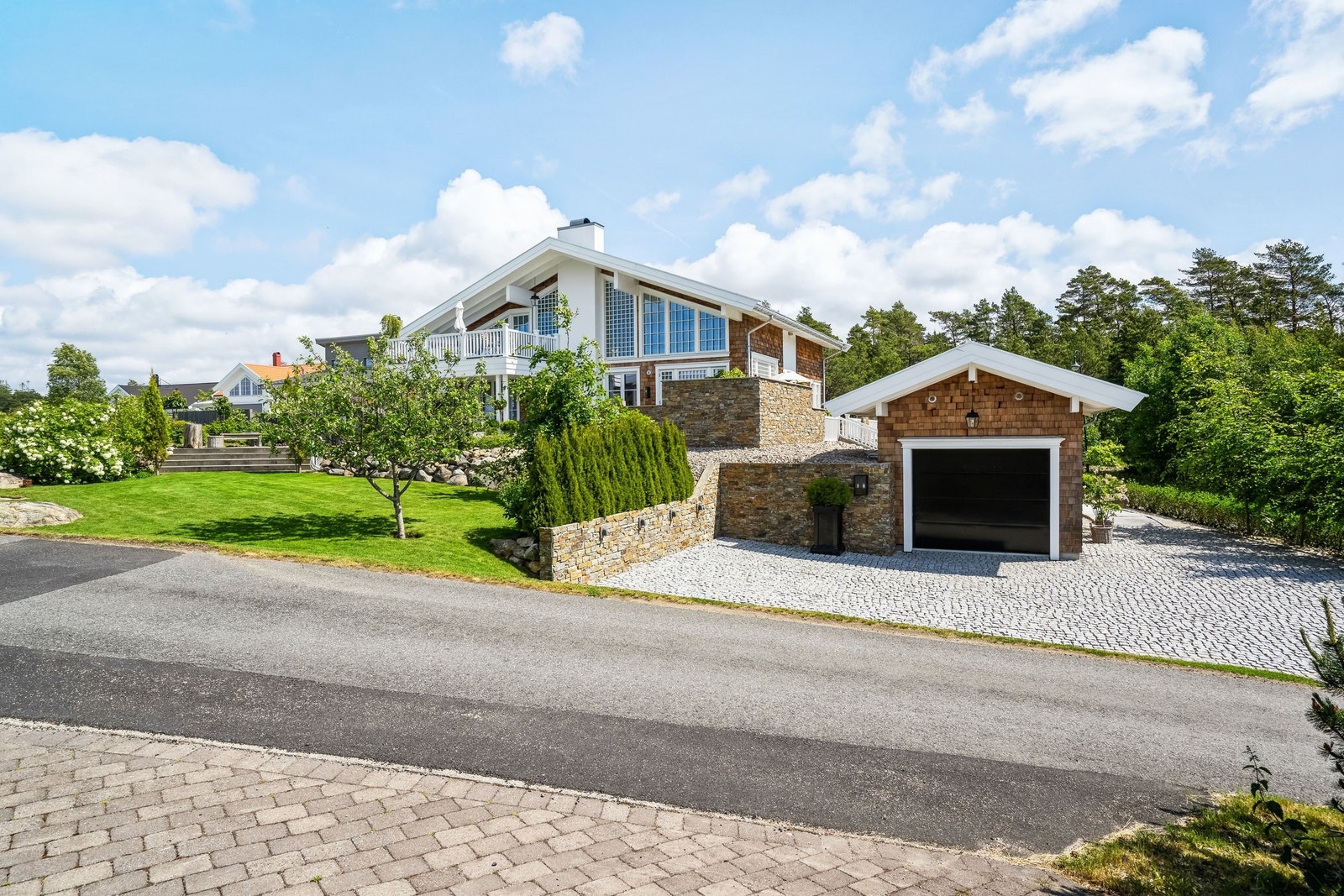 Garasje med hems Galleribilde