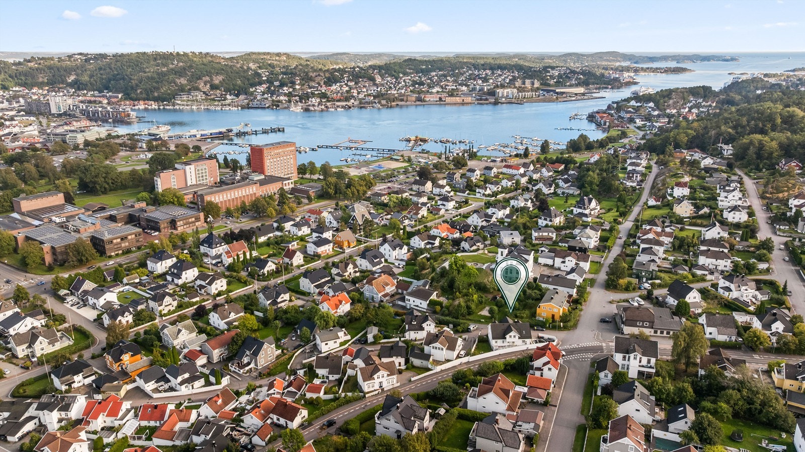 For den turglade finnes Hjertnesskogen rett i nærheten - et nydelig turområde med gangveier og stier som leder til utsiktspunkter med panoramautsikt over Indre Havn. Galleribilde